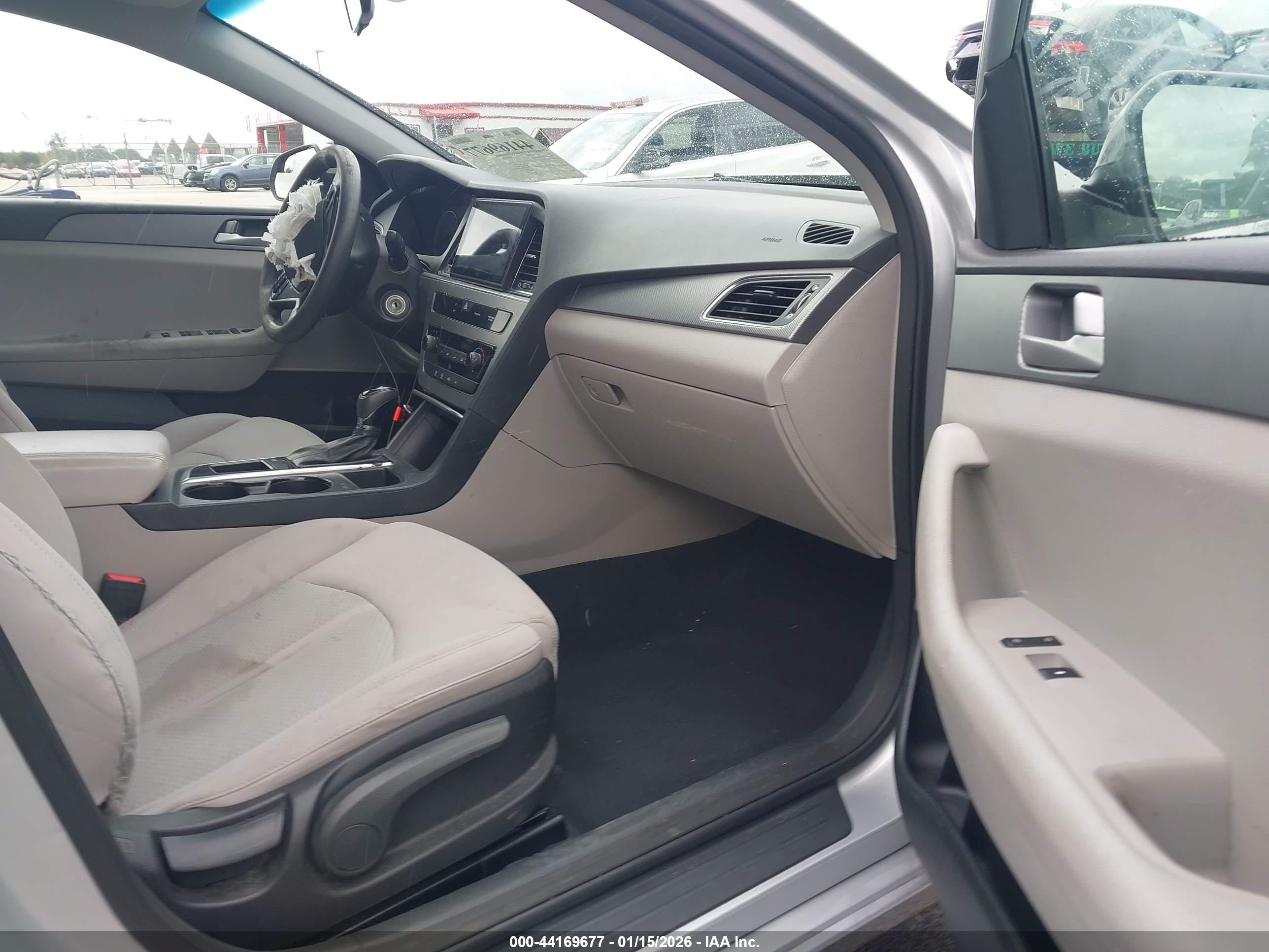 HYUNDAI SONATA image 5