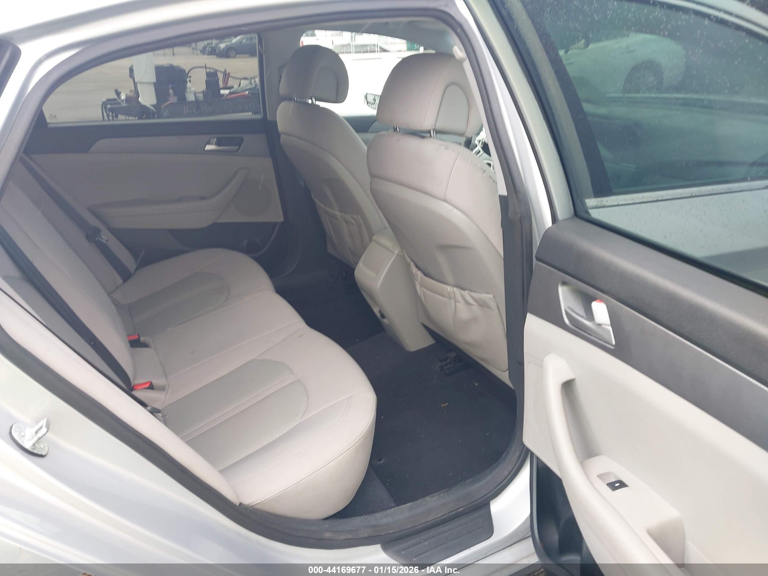 HYUNDAI SONATA image 8