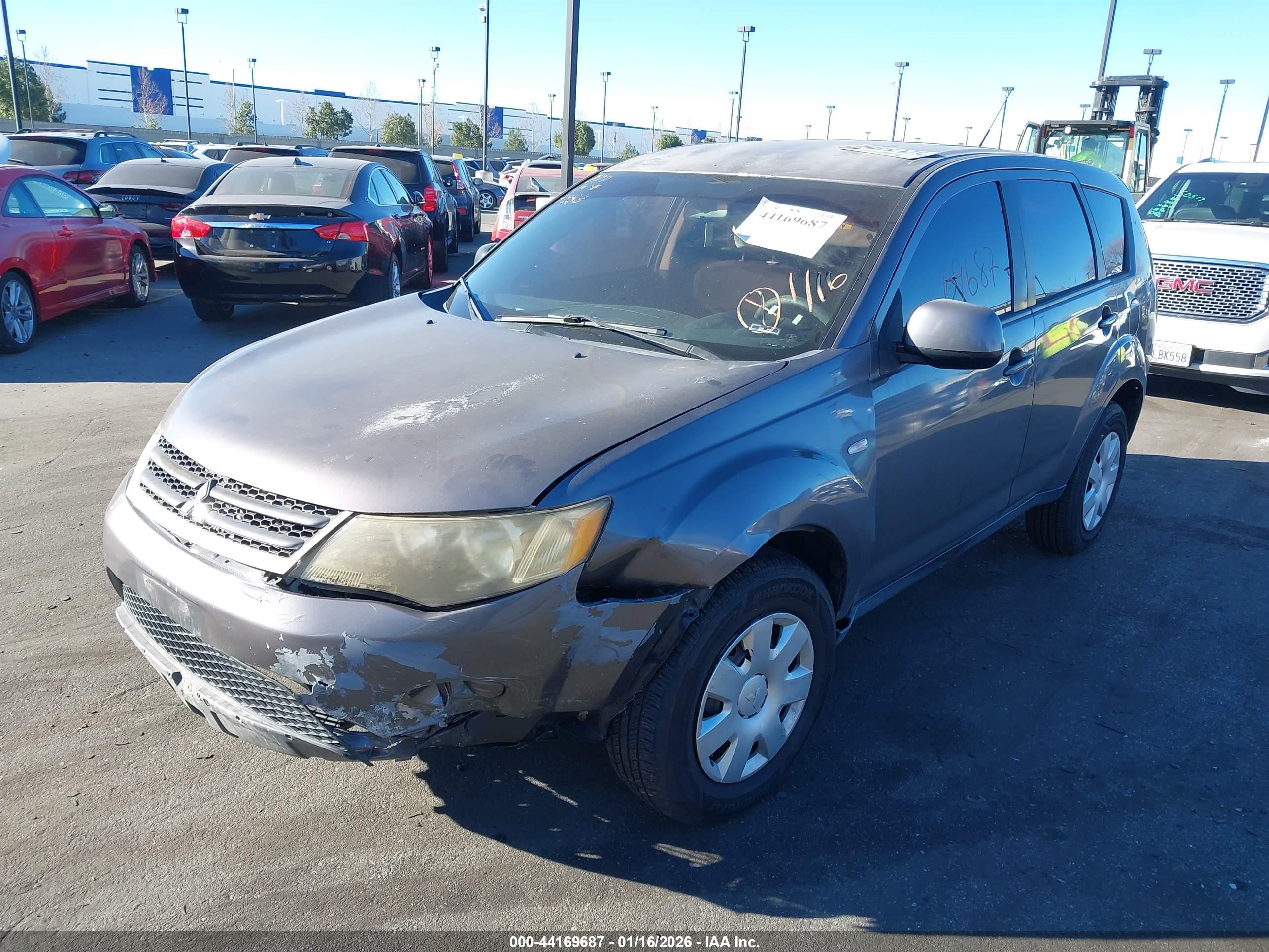 MITSUBISHI OUTLANDER image 2
