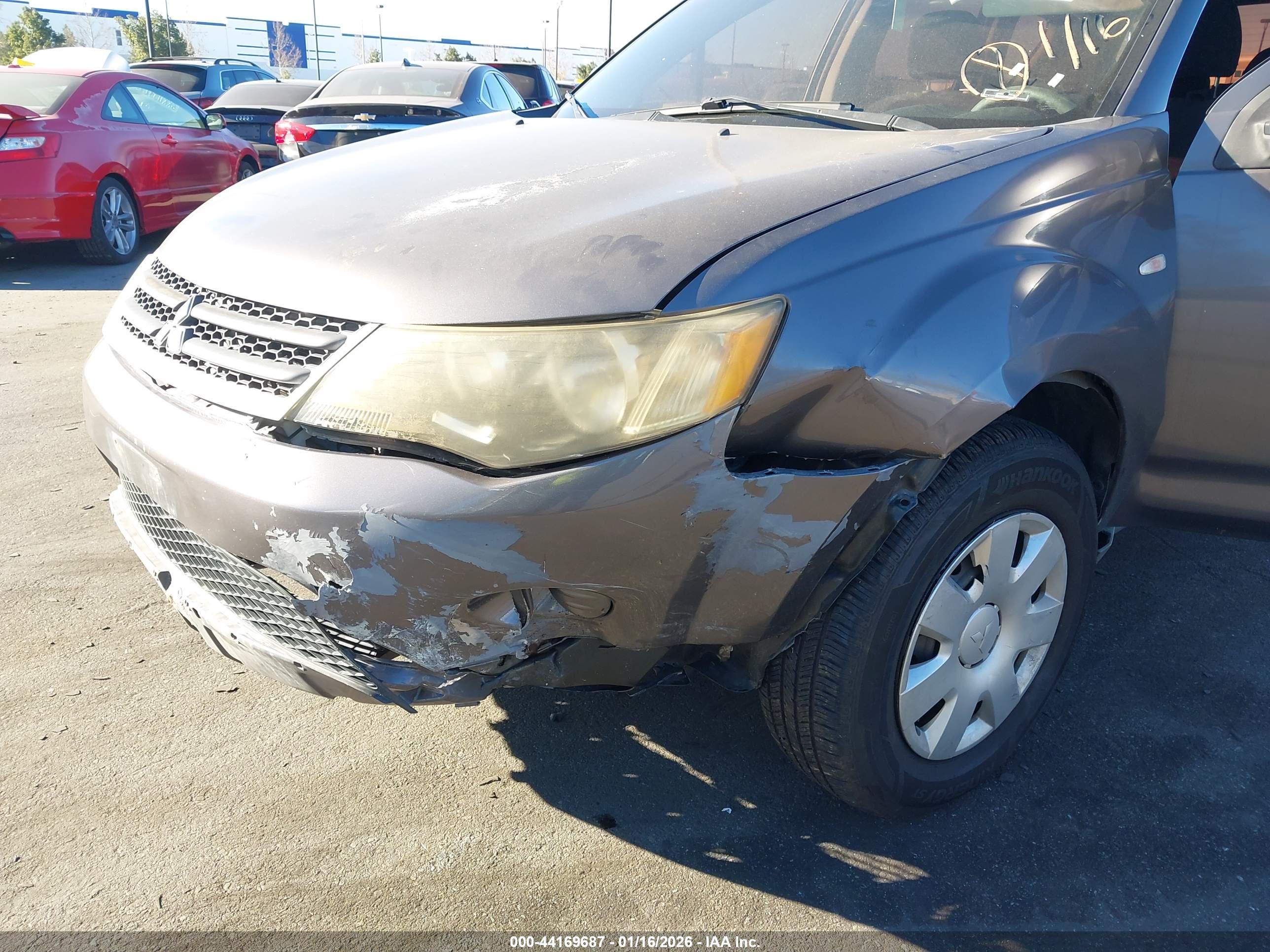 MITSUBISHI OUTLANDER image 6