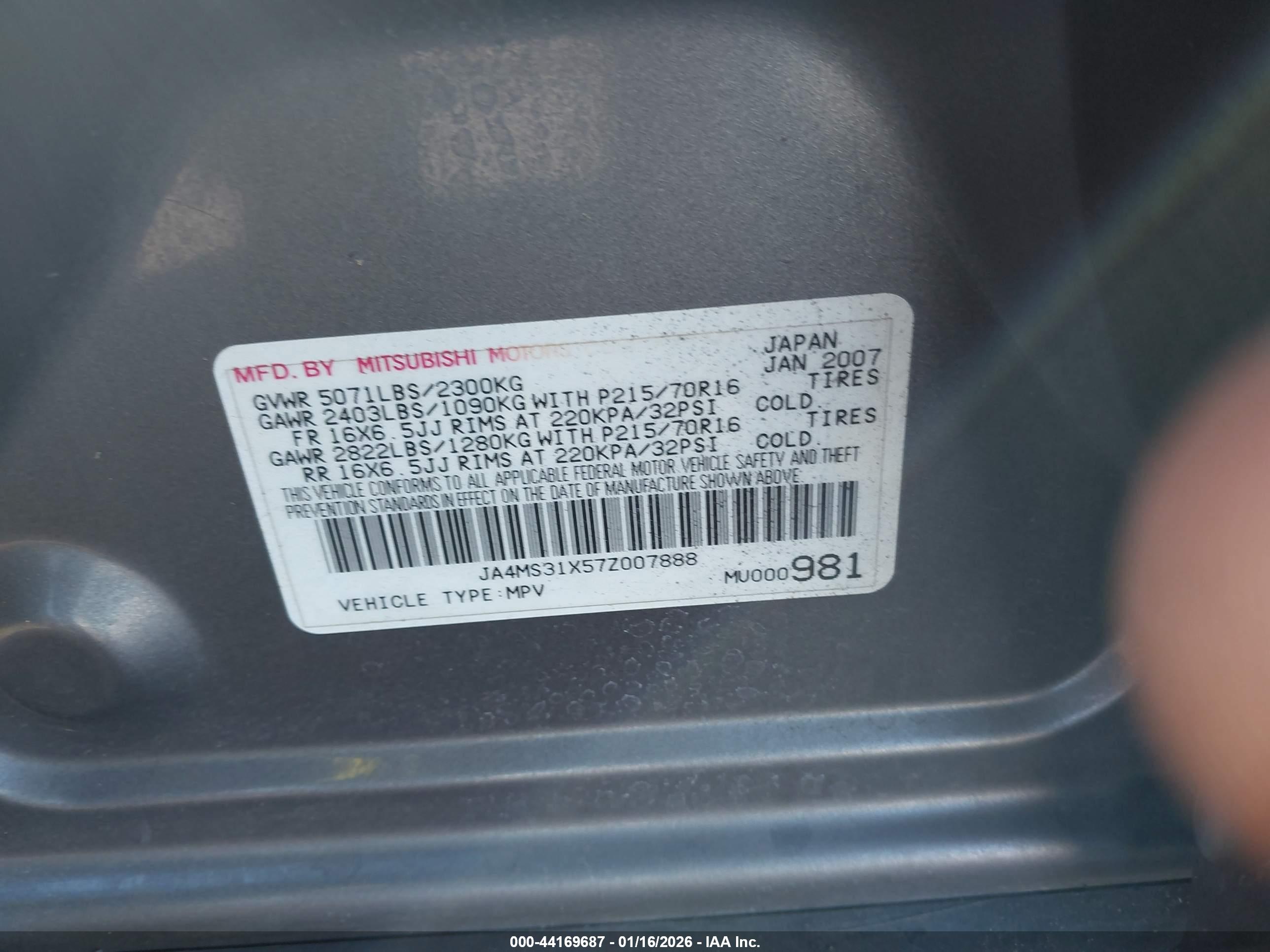 MITSUBISHI OUTLANDER image 9