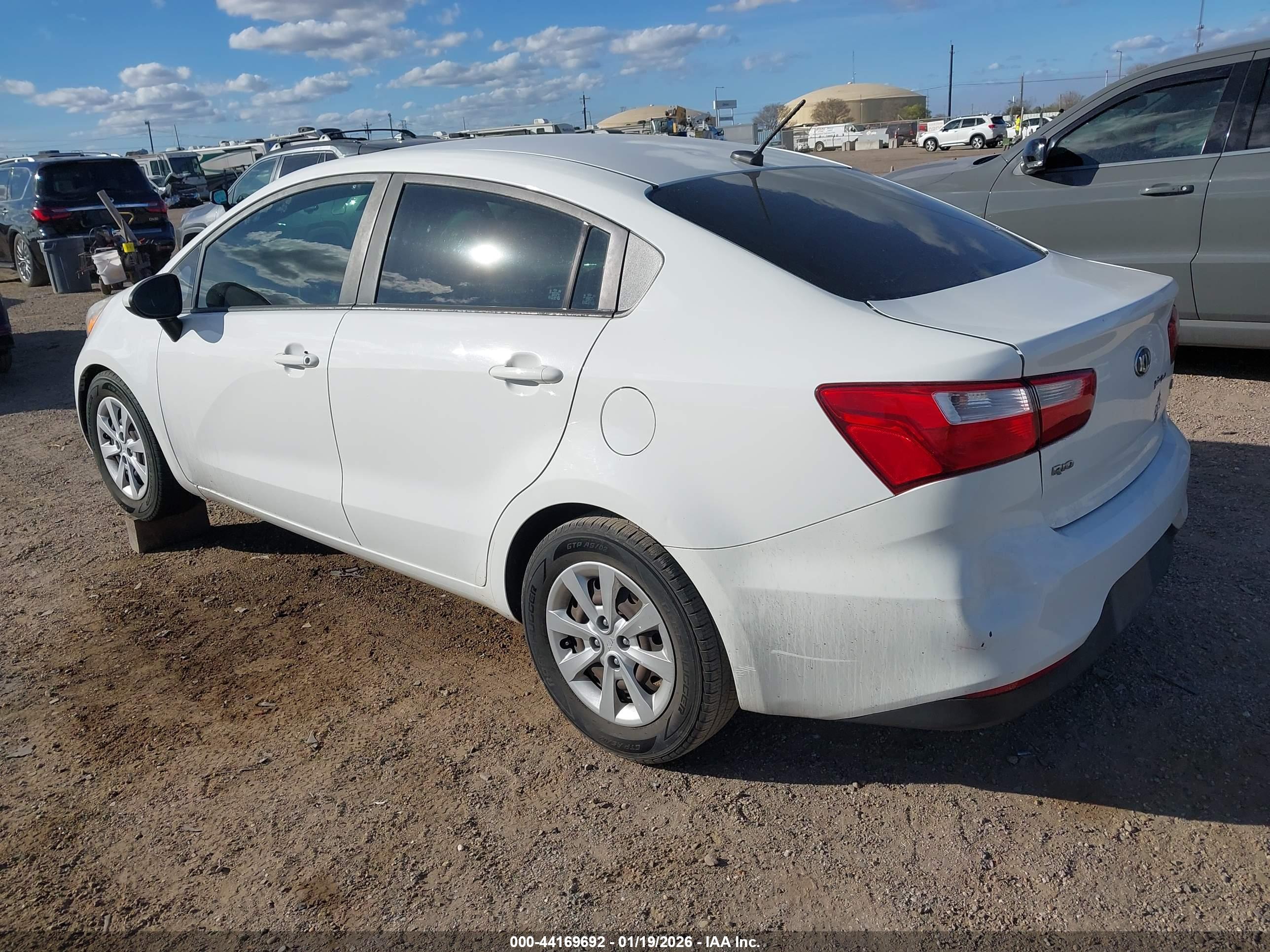 KIA RIO image 3