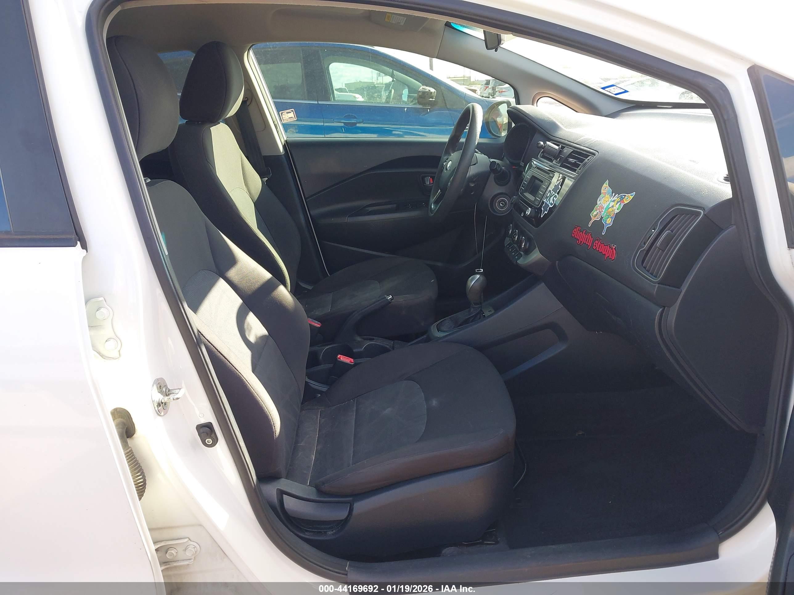 KIA RIO image 5