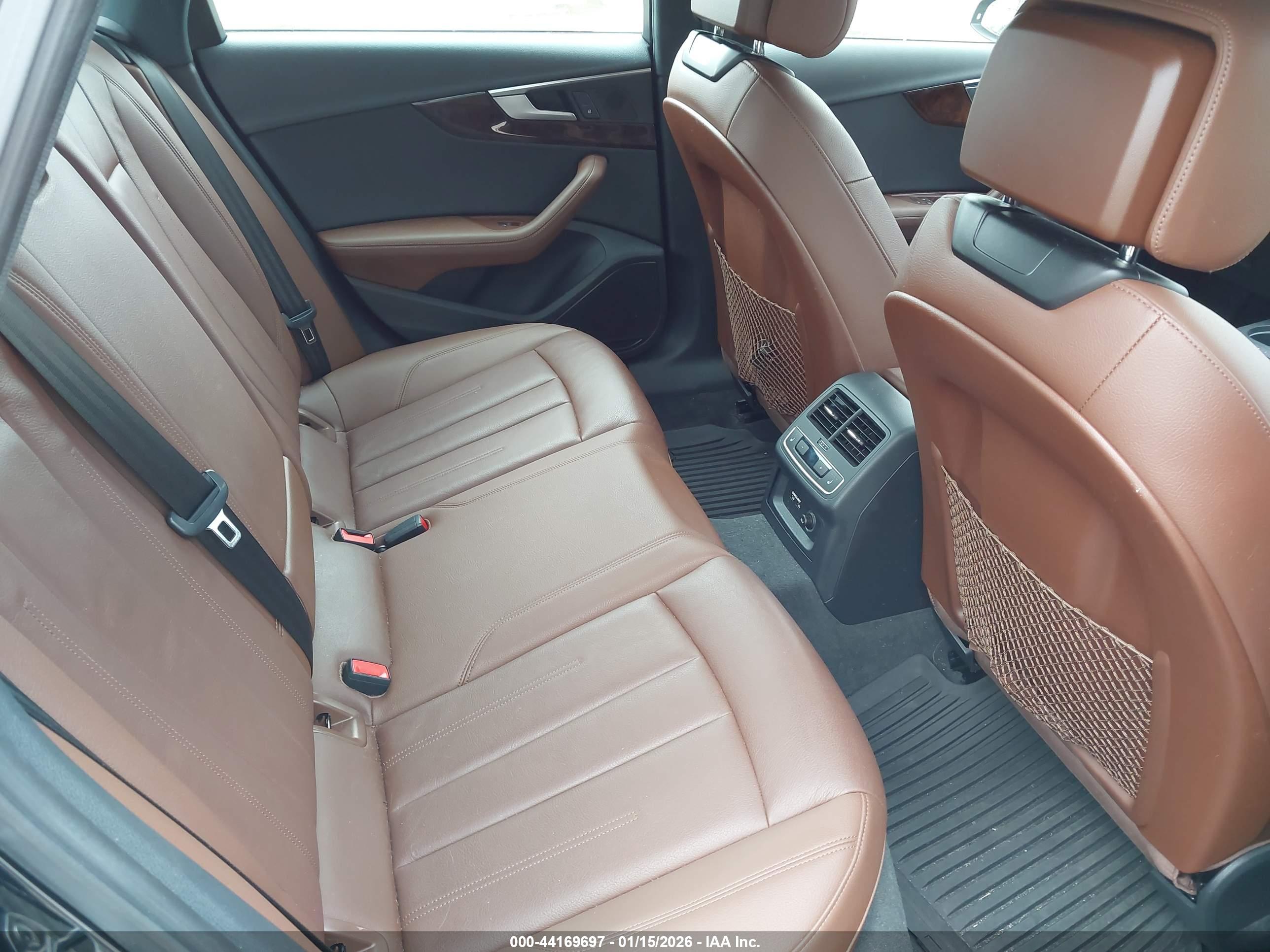 AUDI A4 image 8