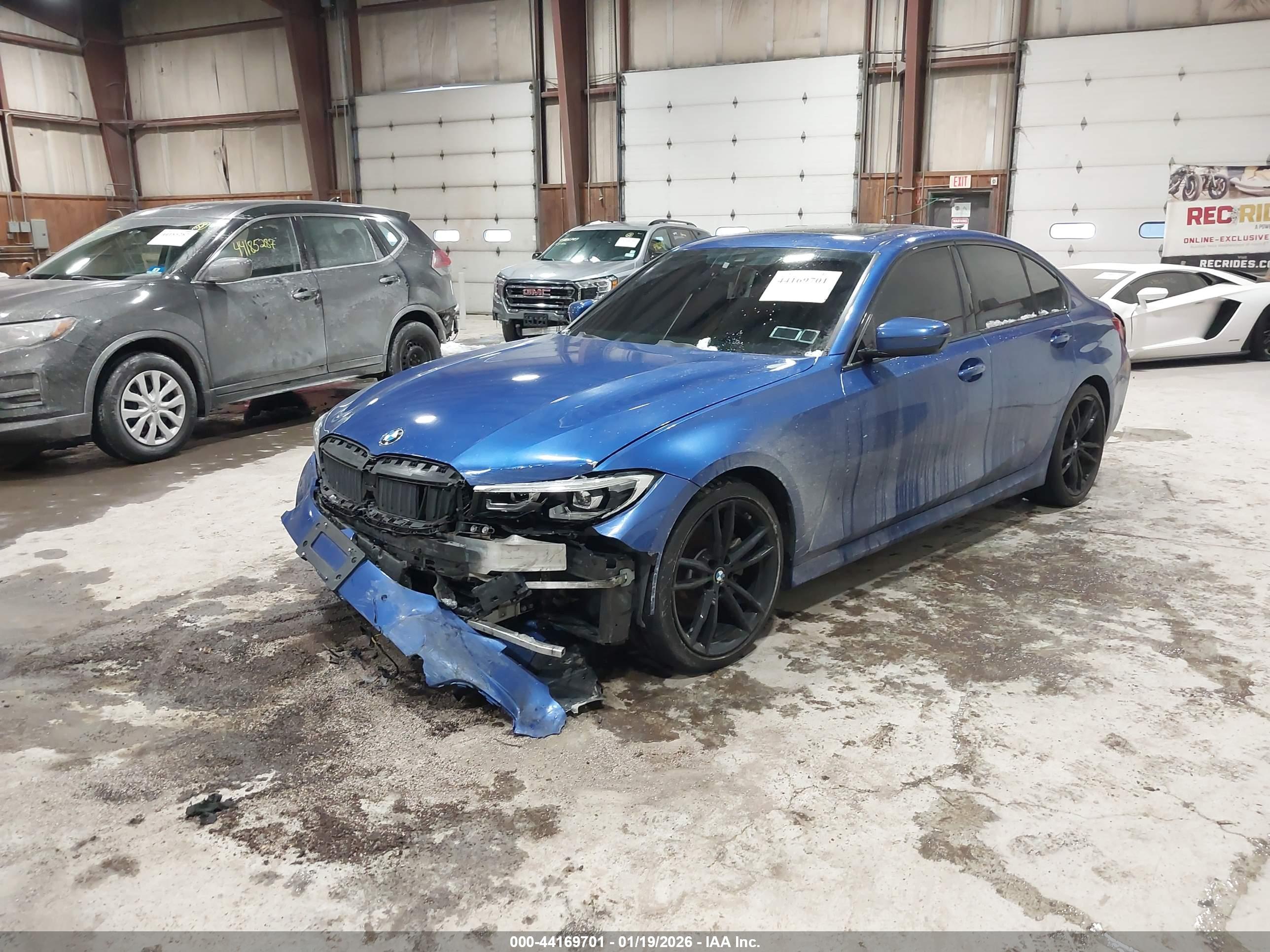 BMW 330I image 2