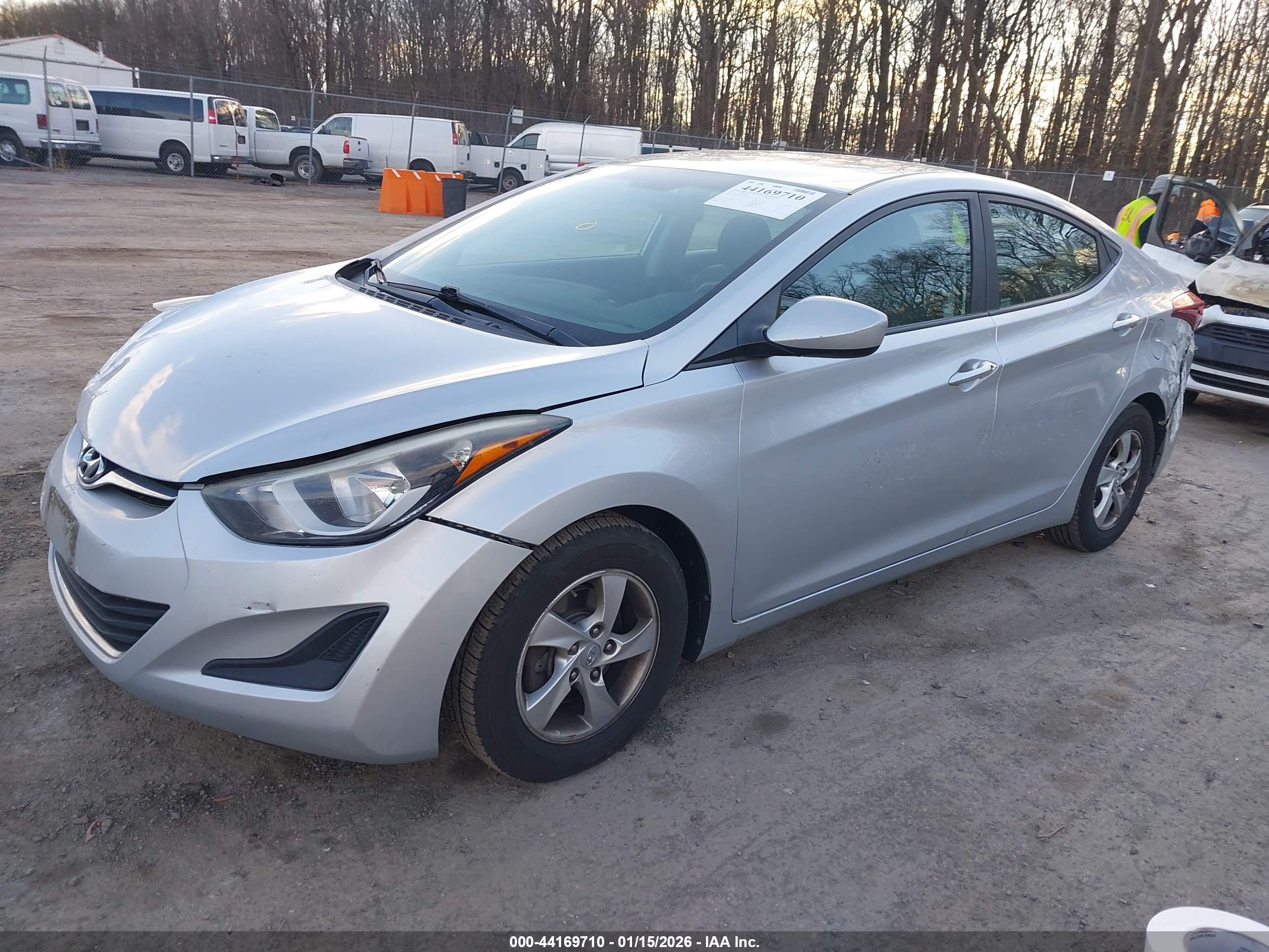 HYUNDAI ELANTRA image 2