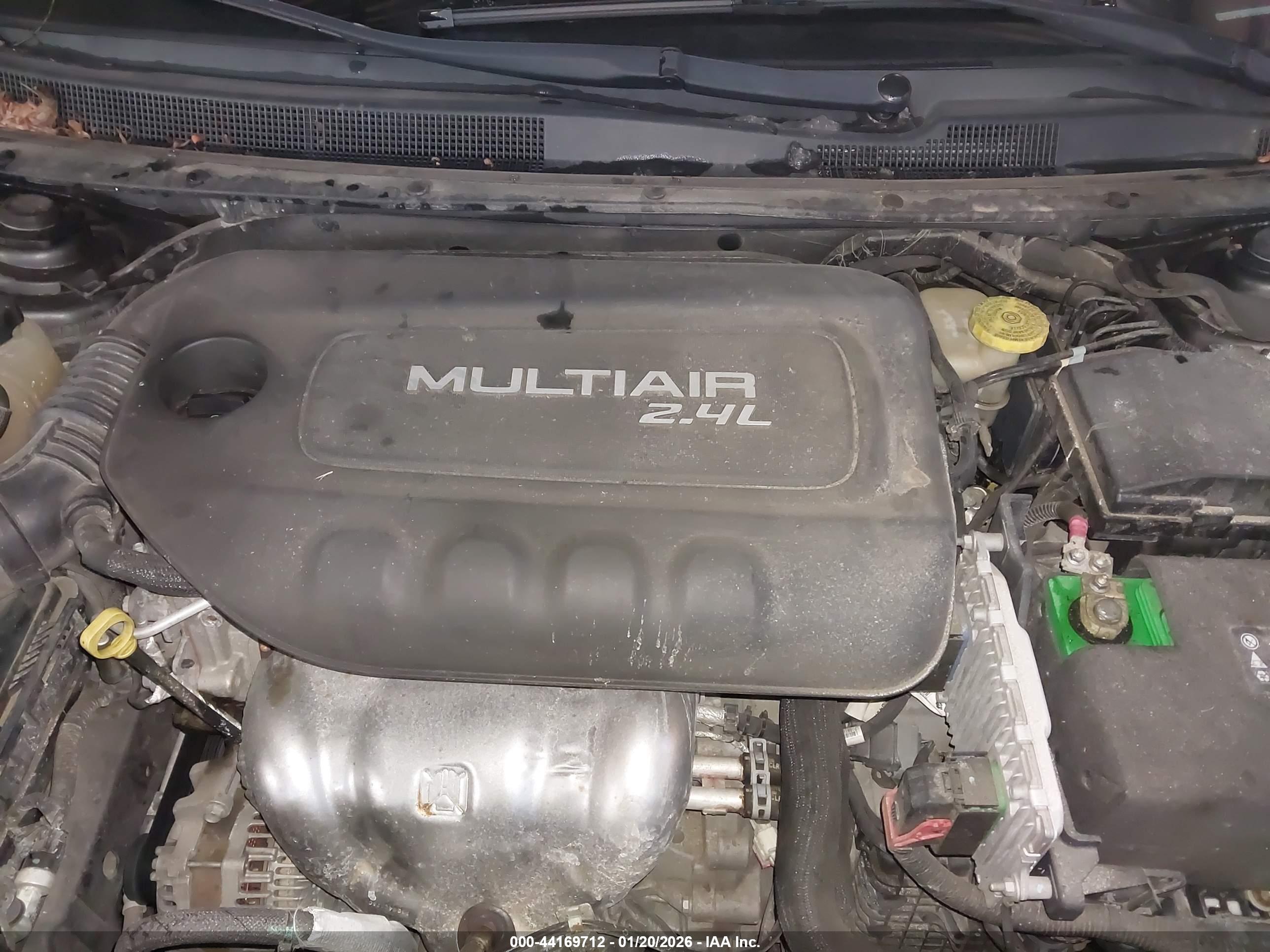 CHRYSLER 200 image 10