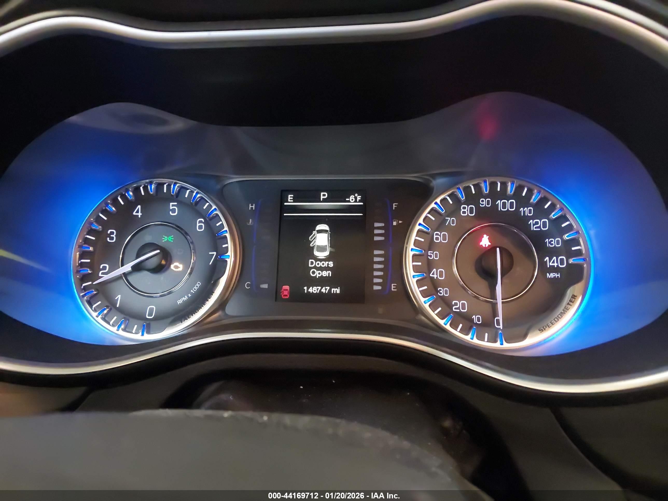 CHRYSLER 200 image 7