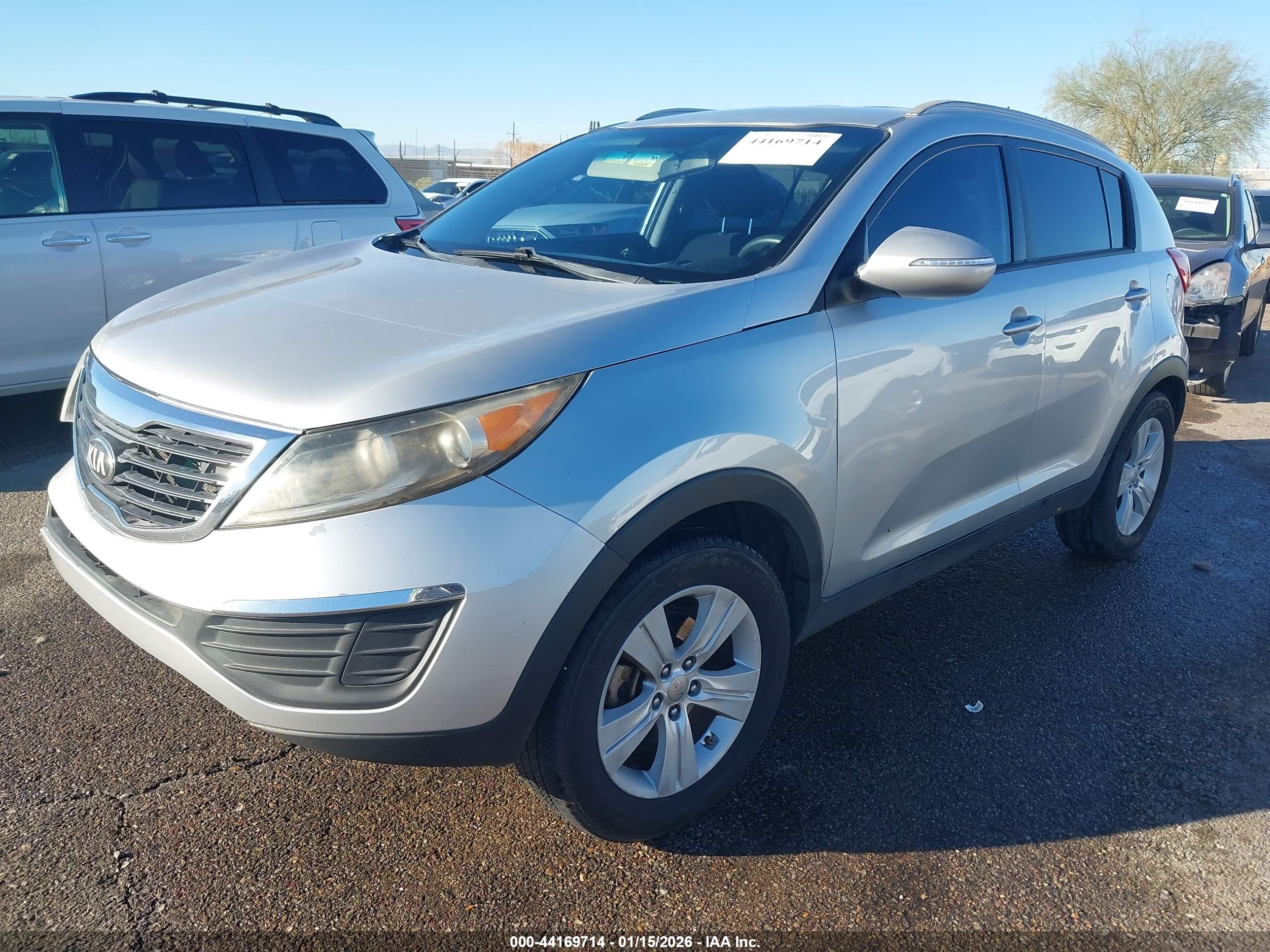 KIA SPORTAGE image 2