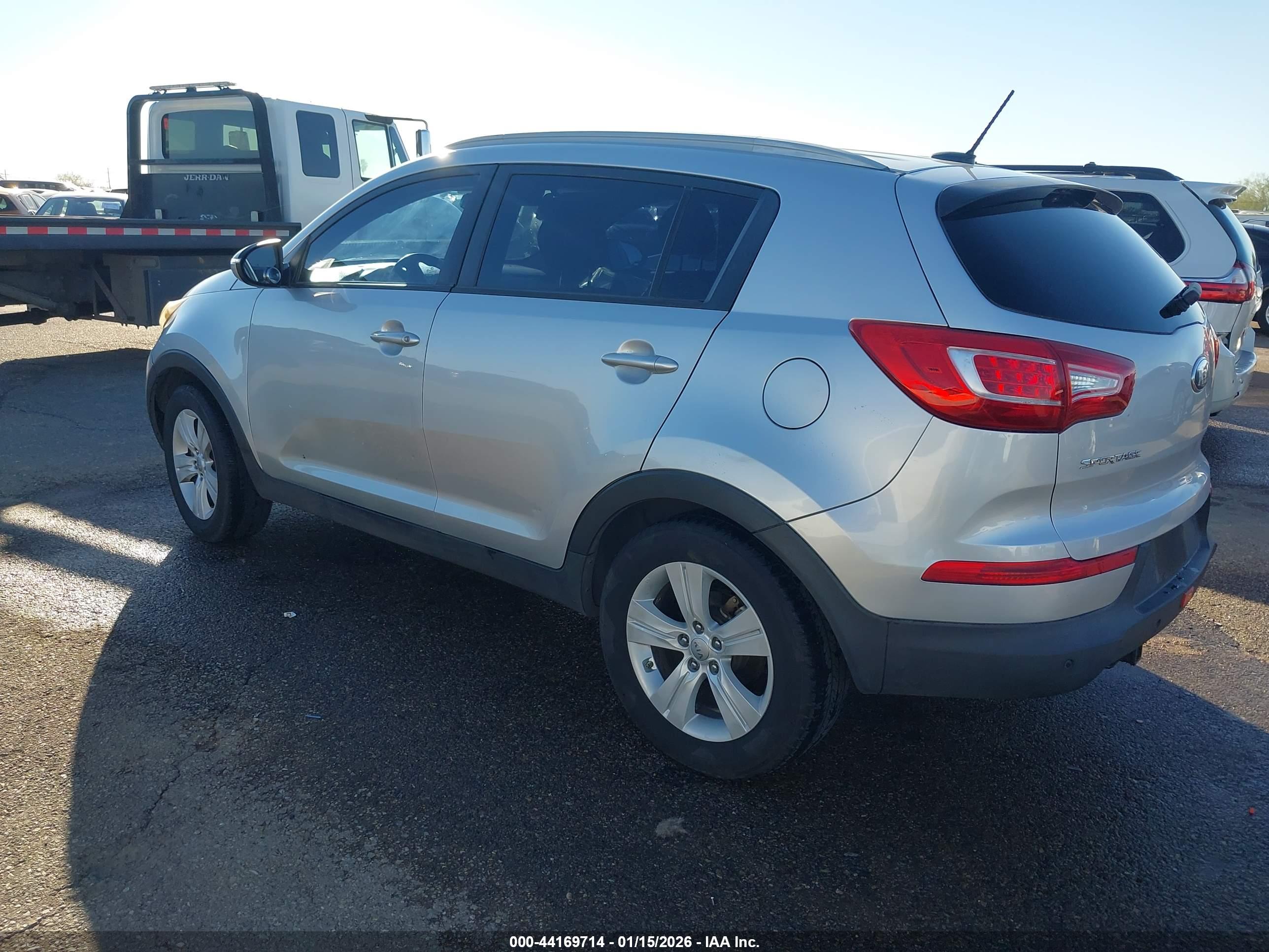 KIA SPORTAGE image 3