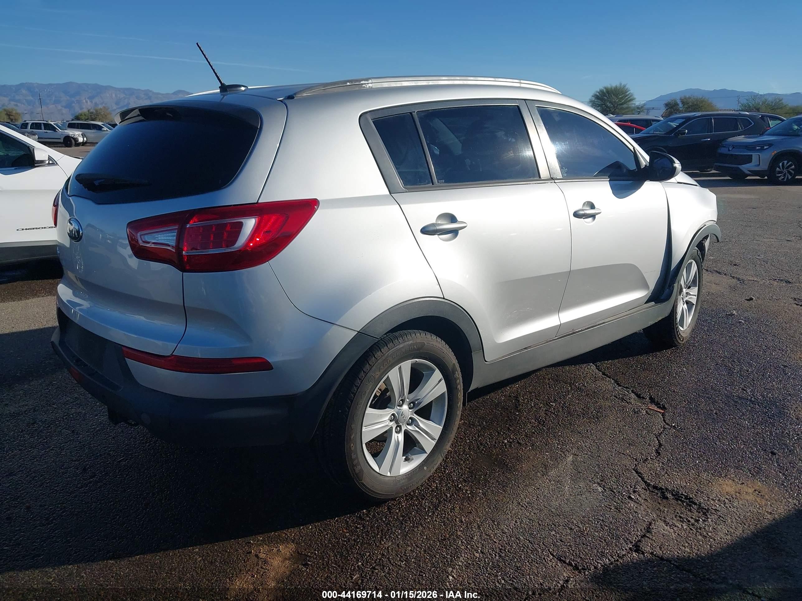 KIA SPORTAGE image 4