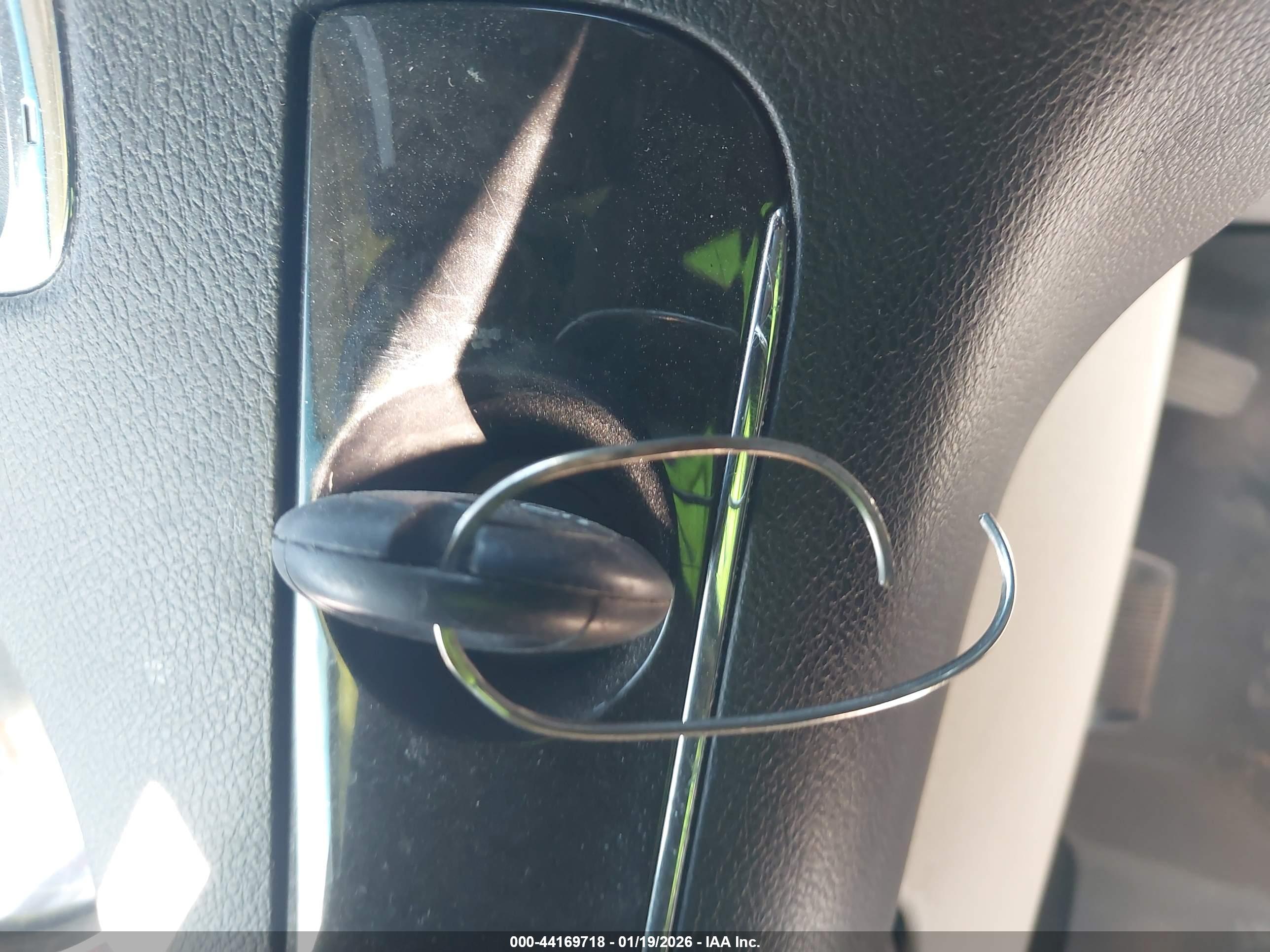 CHRYSLER TOWN image 11