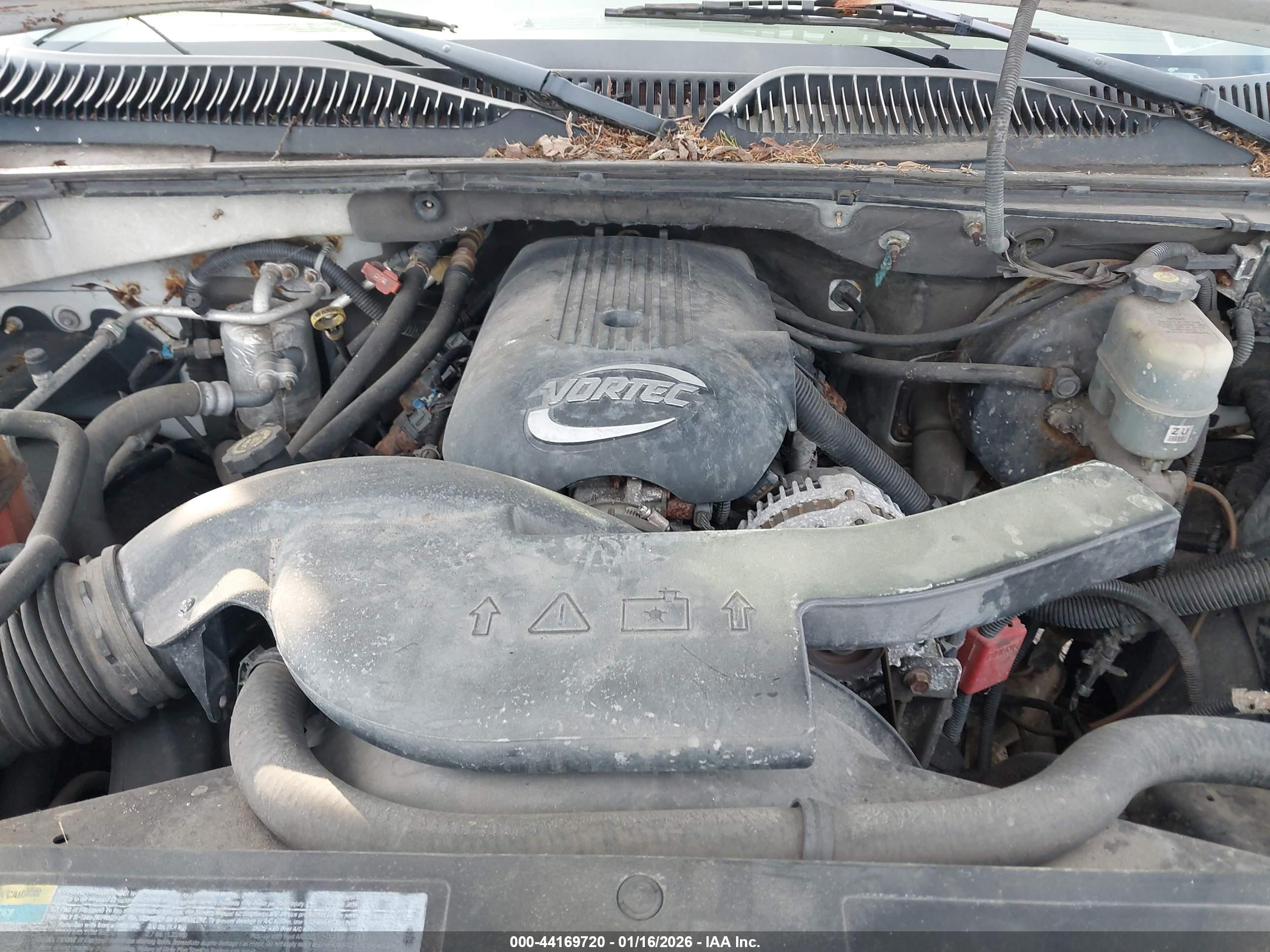 CHEVROLET TAHOE image 10