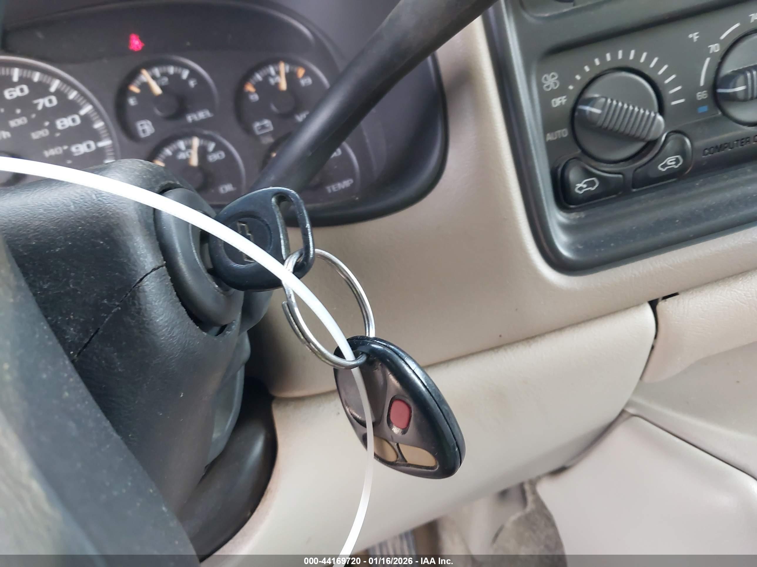 CHEVROLET TAHOE image 11