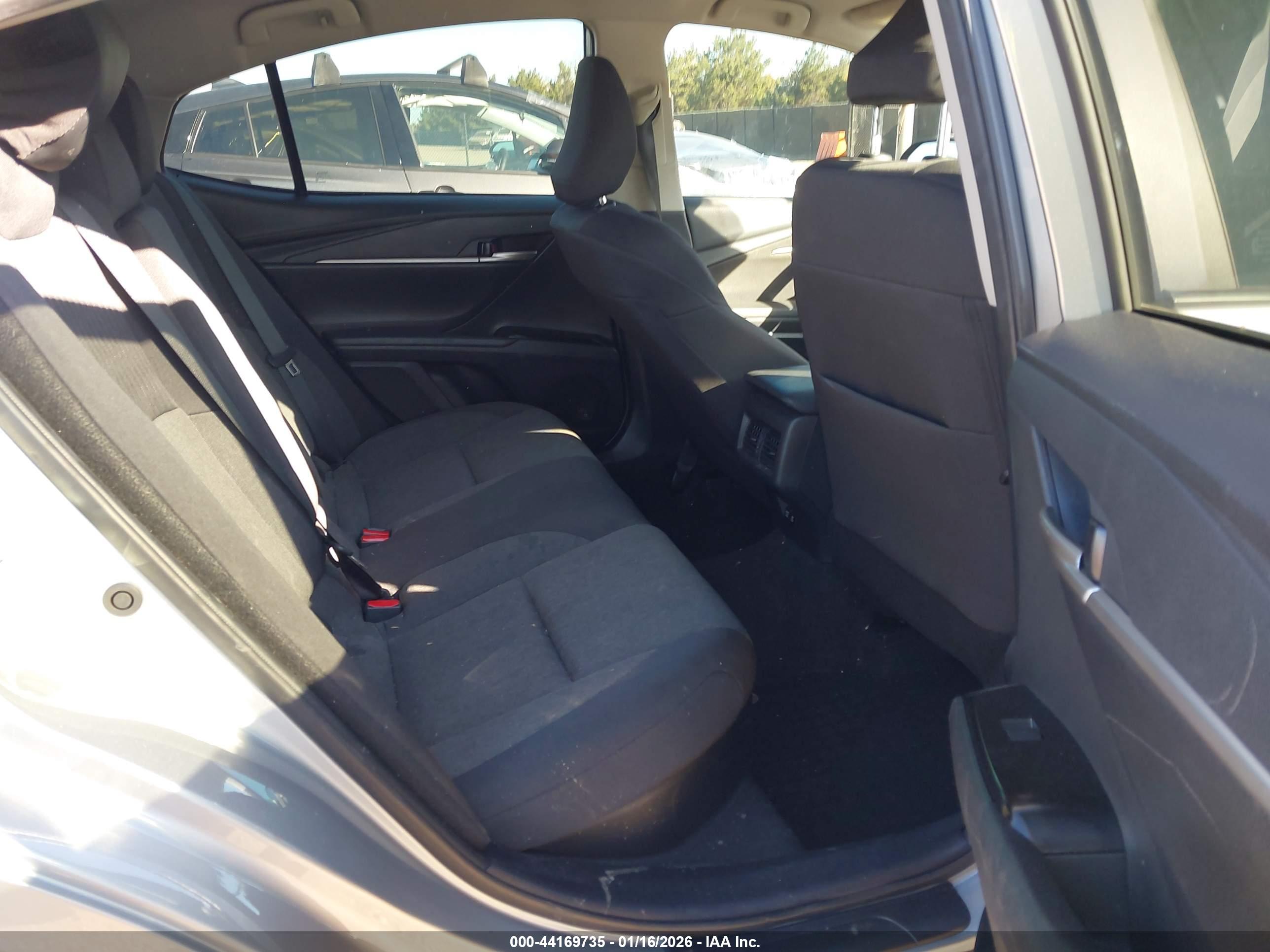 TOYOTA CAMRY image 8