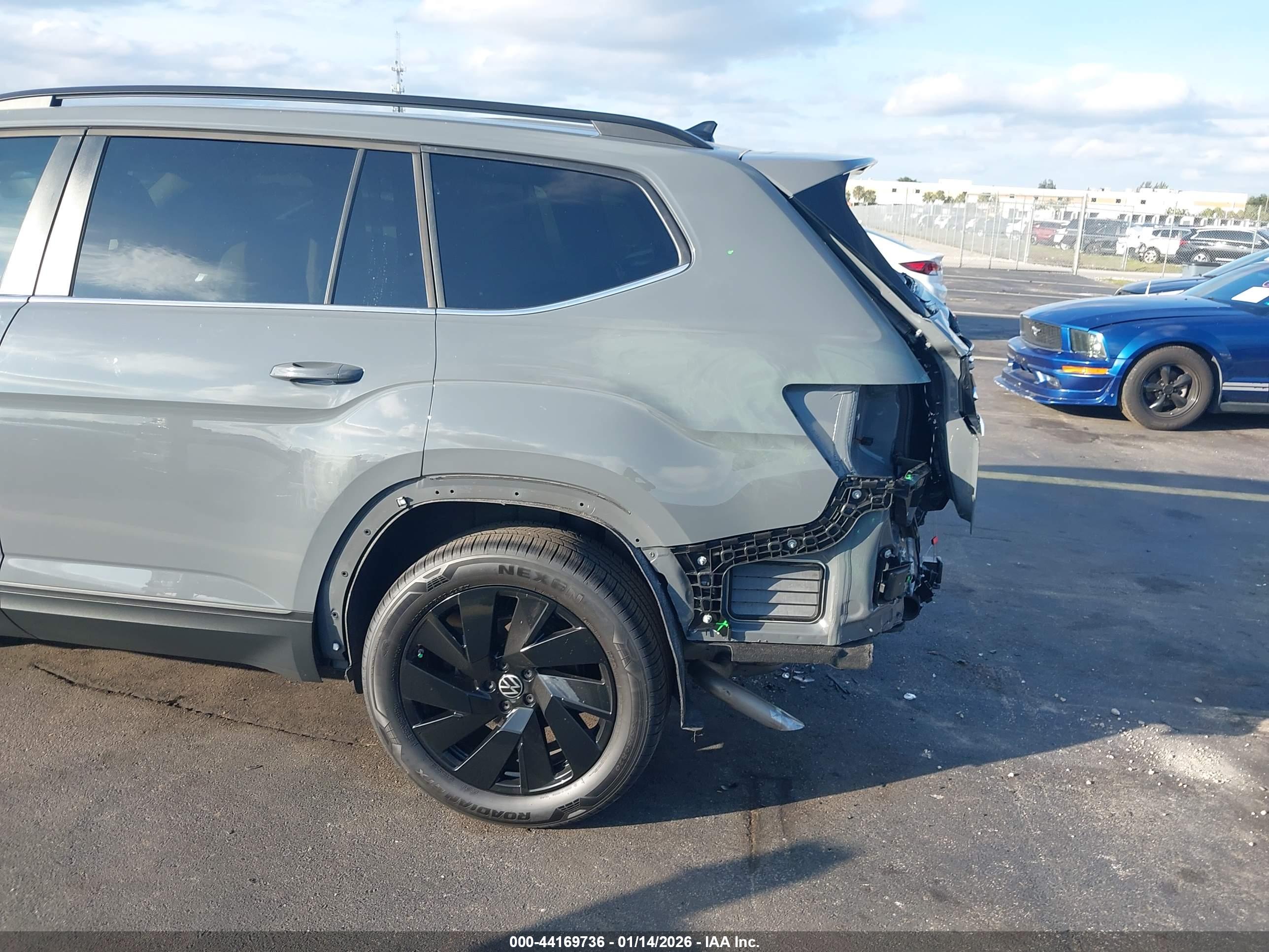 VOLKSWAGEN ATLAS image 6
