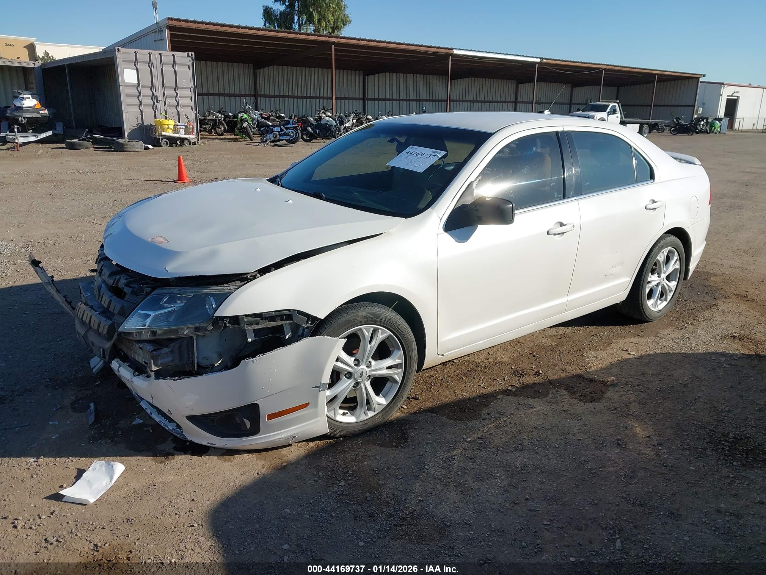FORD FUSION image 2