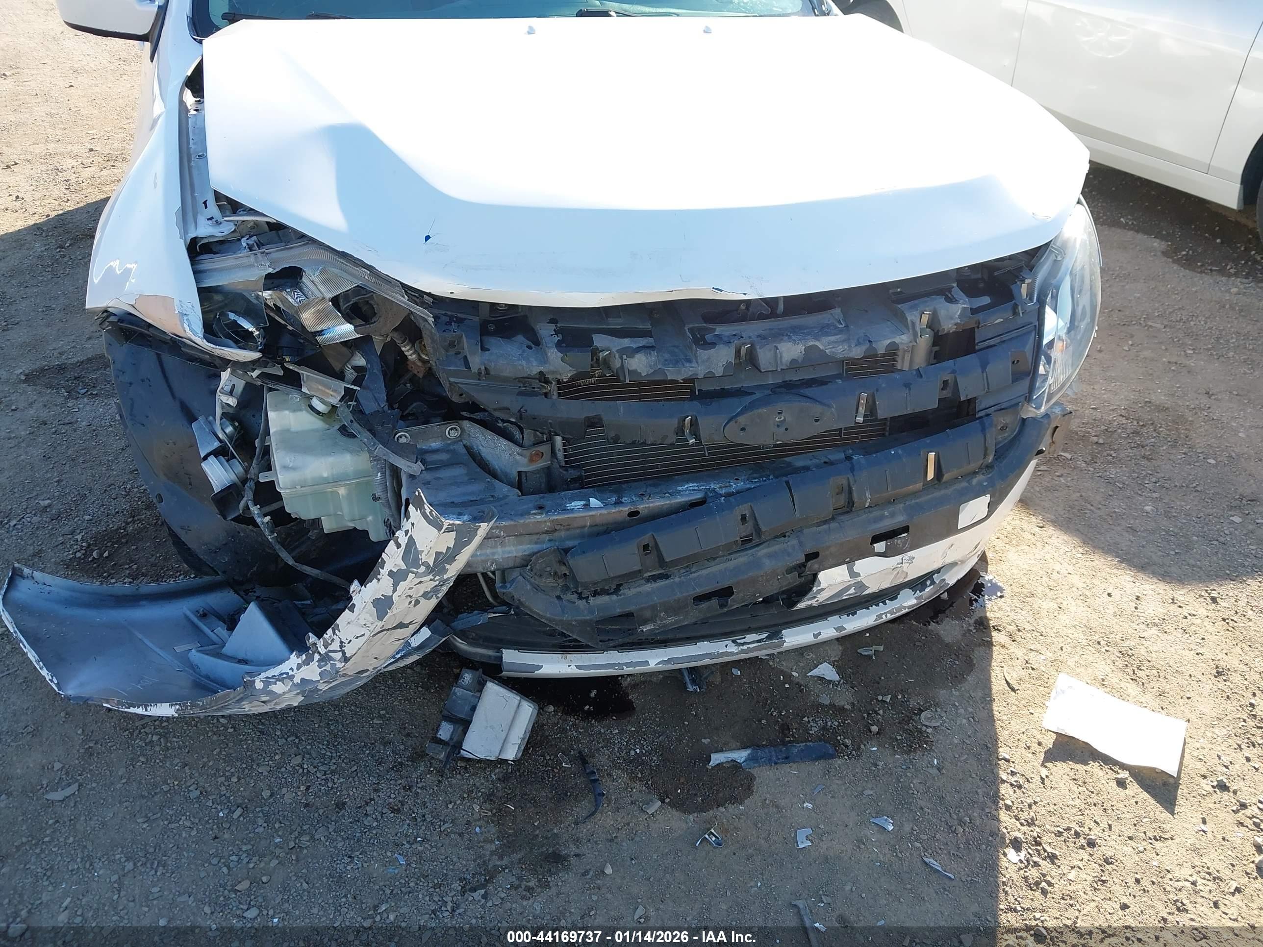 FORD FUSION image 6