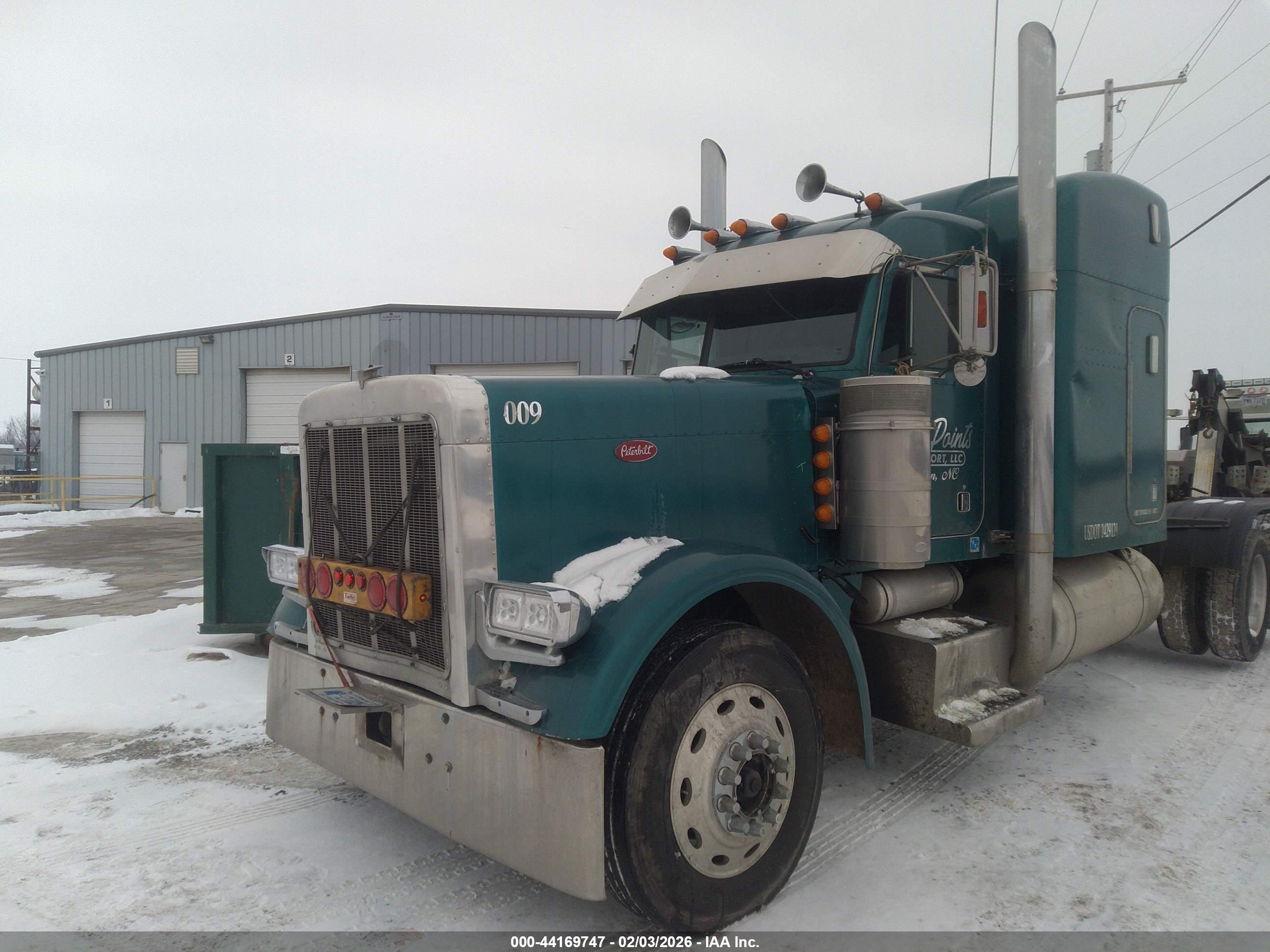 PETERBILT 379 image 2