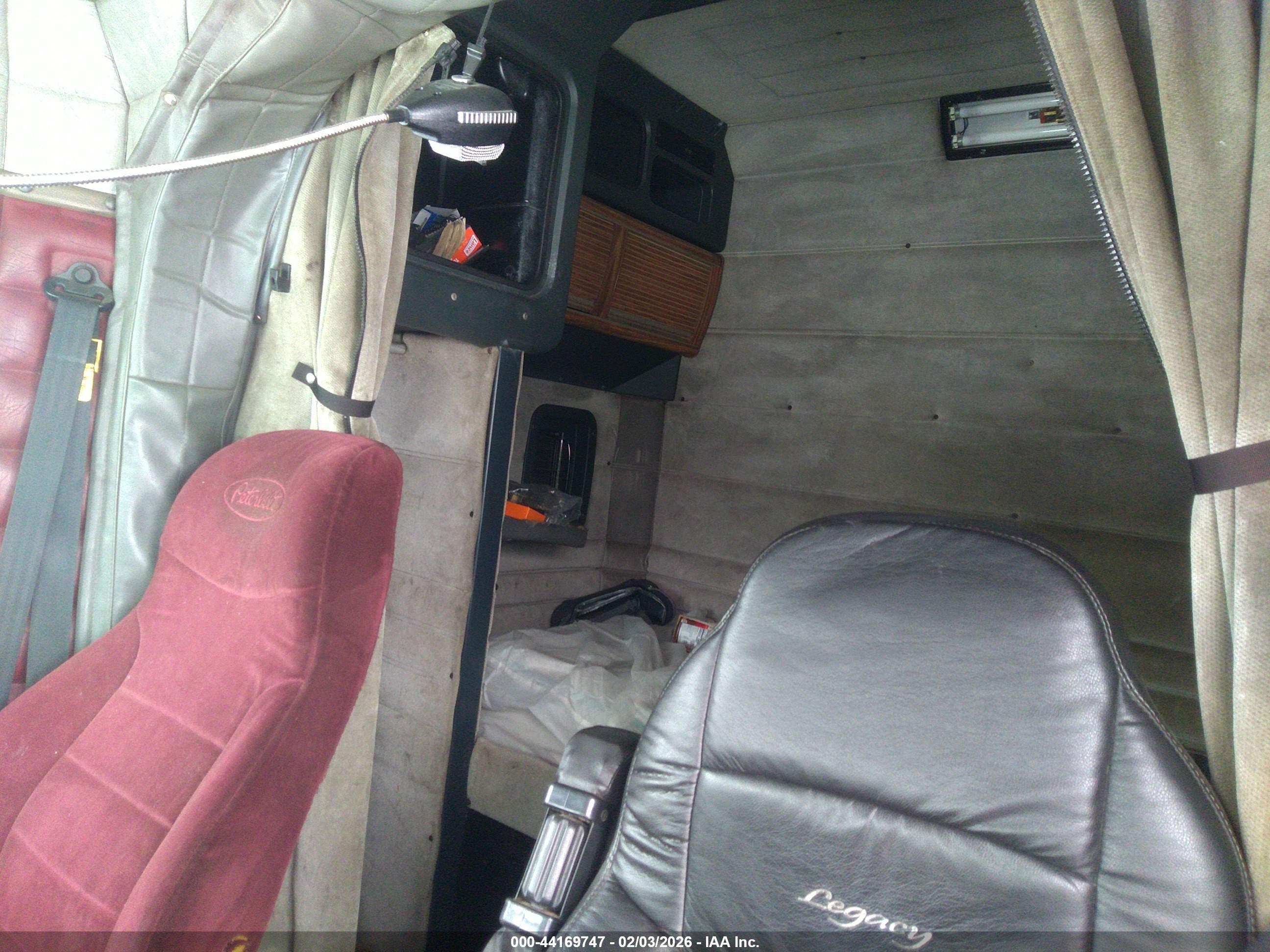 PETERBILT 379 image 7