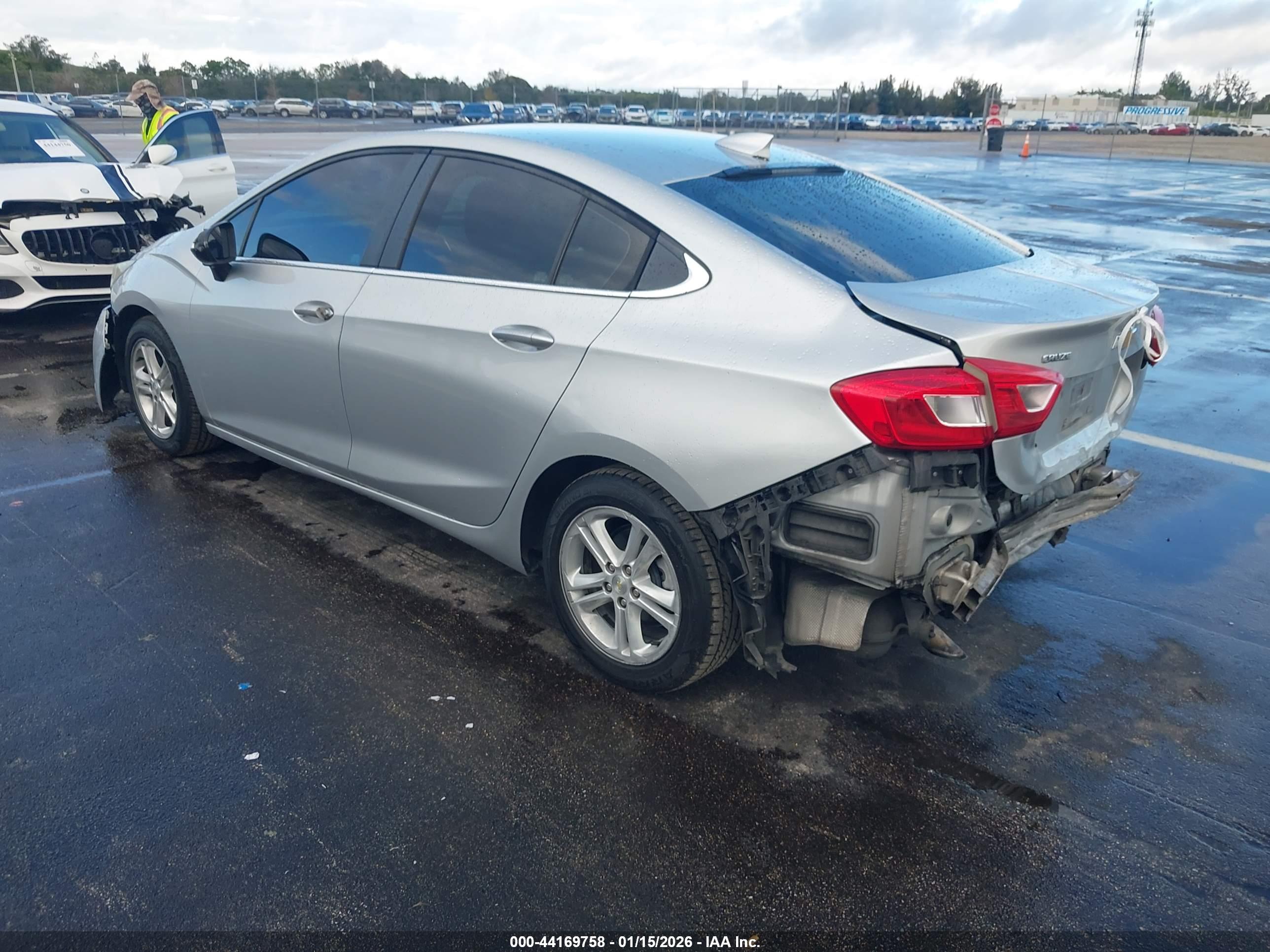 CHEVROLET CRUZE image 3