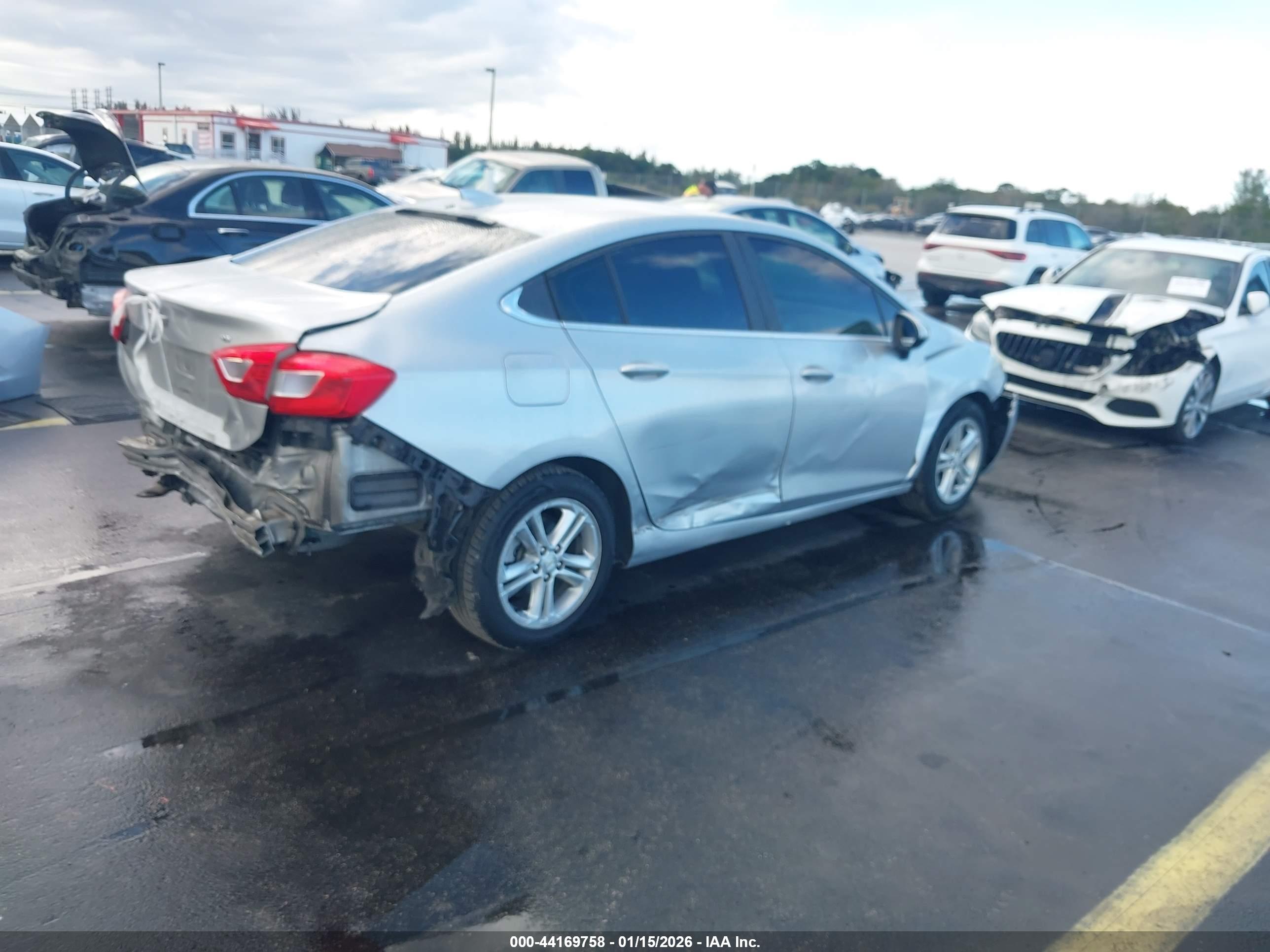 CHEVROLET CRUZE image 4