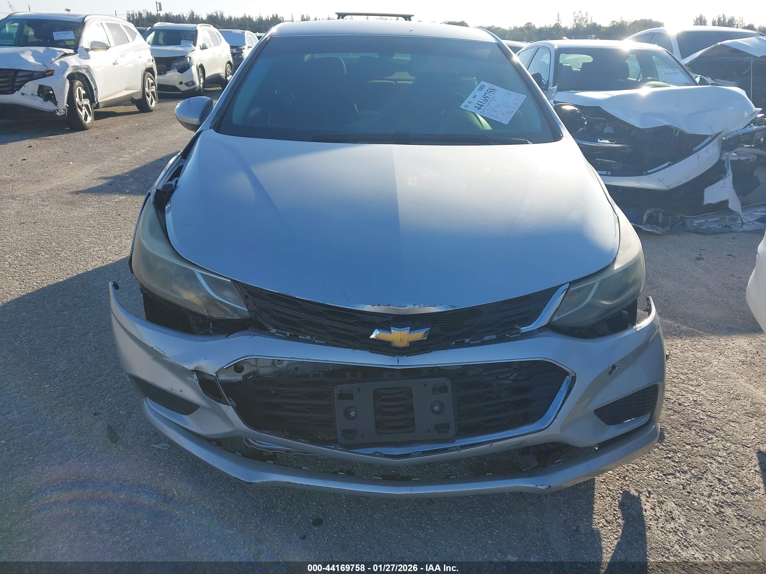 CHEVROLET CRUZE image 6