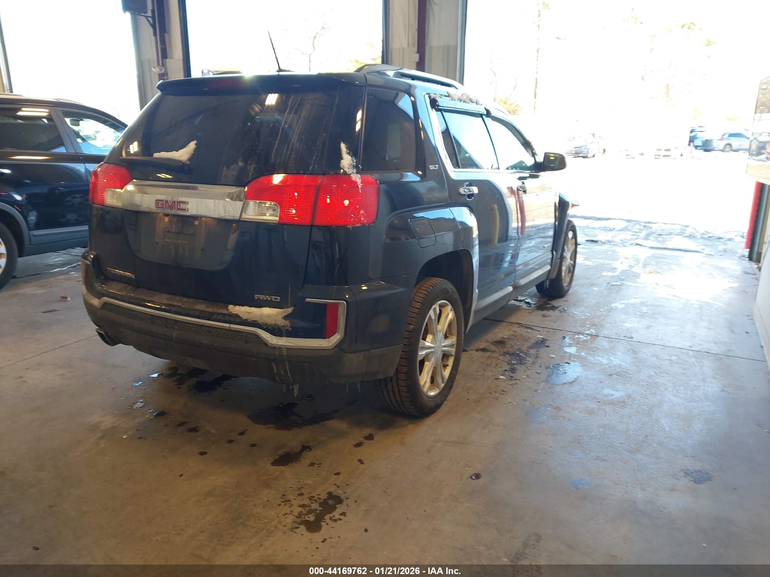 GMC TERRAIN image 4