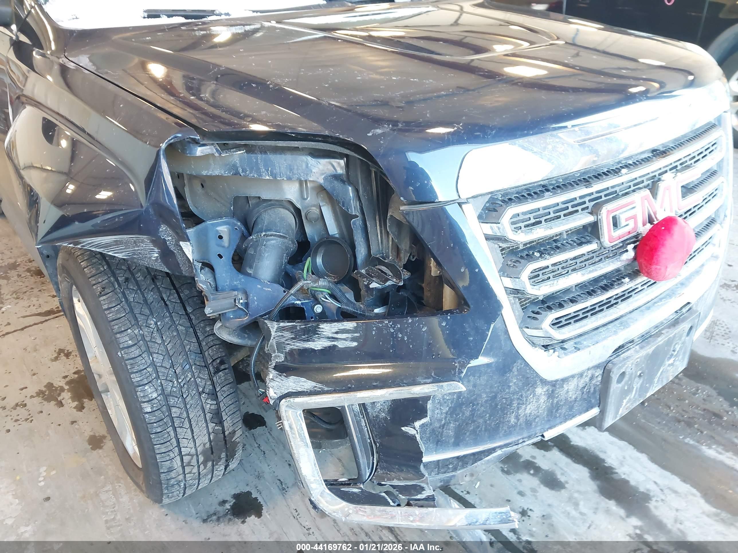GMC TERRAIN image 6