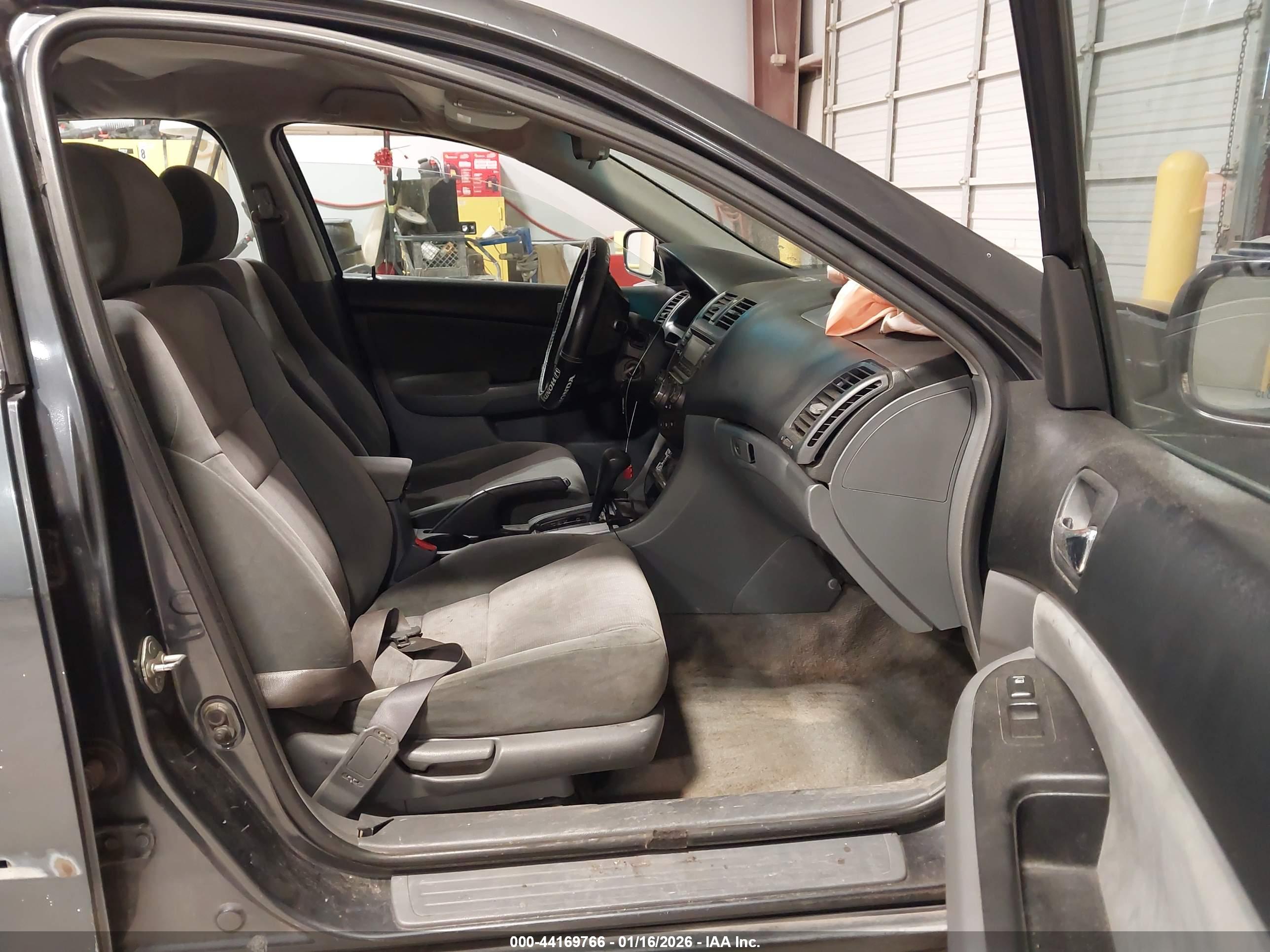 HONDA ACCORD image 5