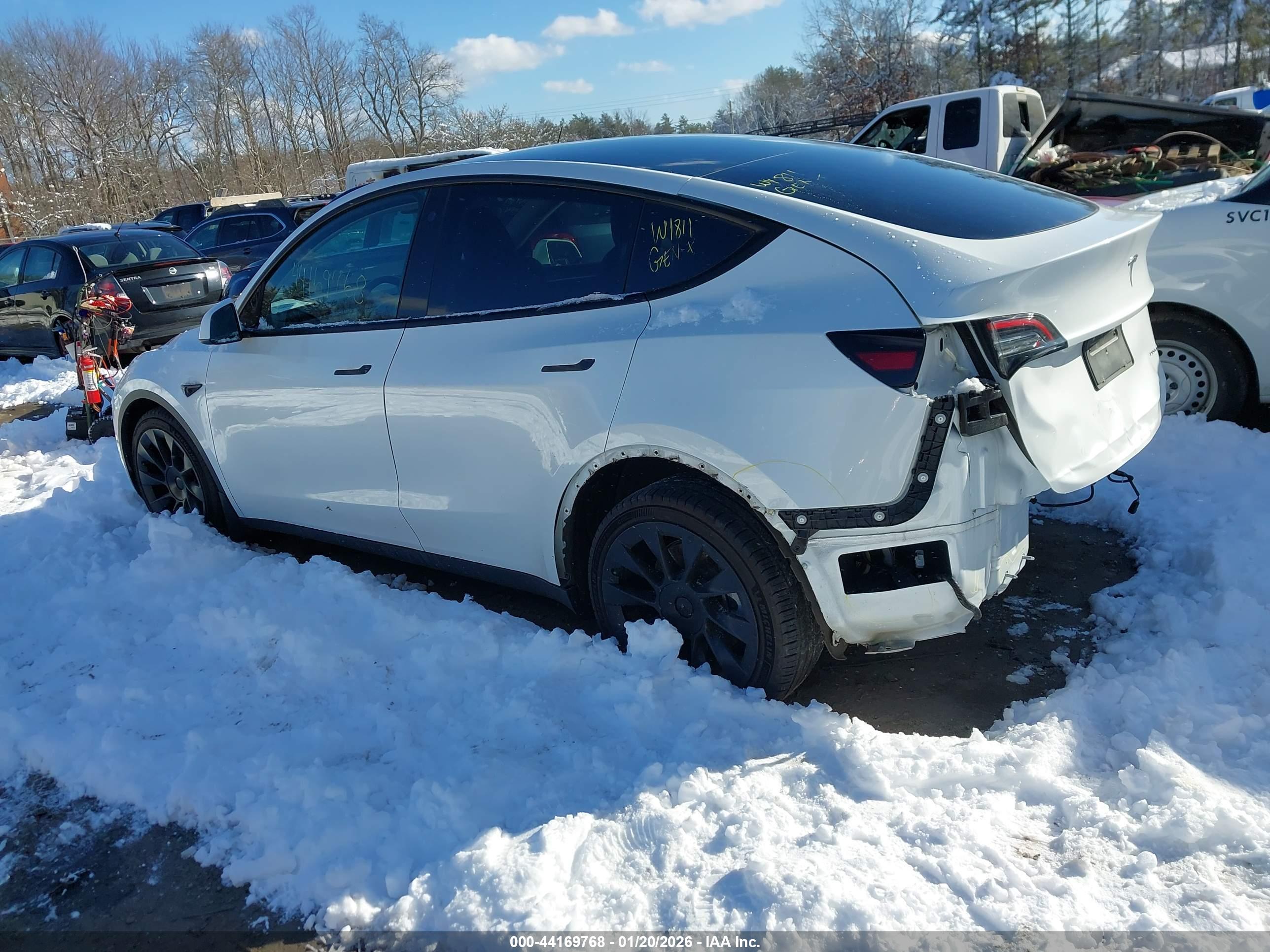 TESLA MODEL image 3