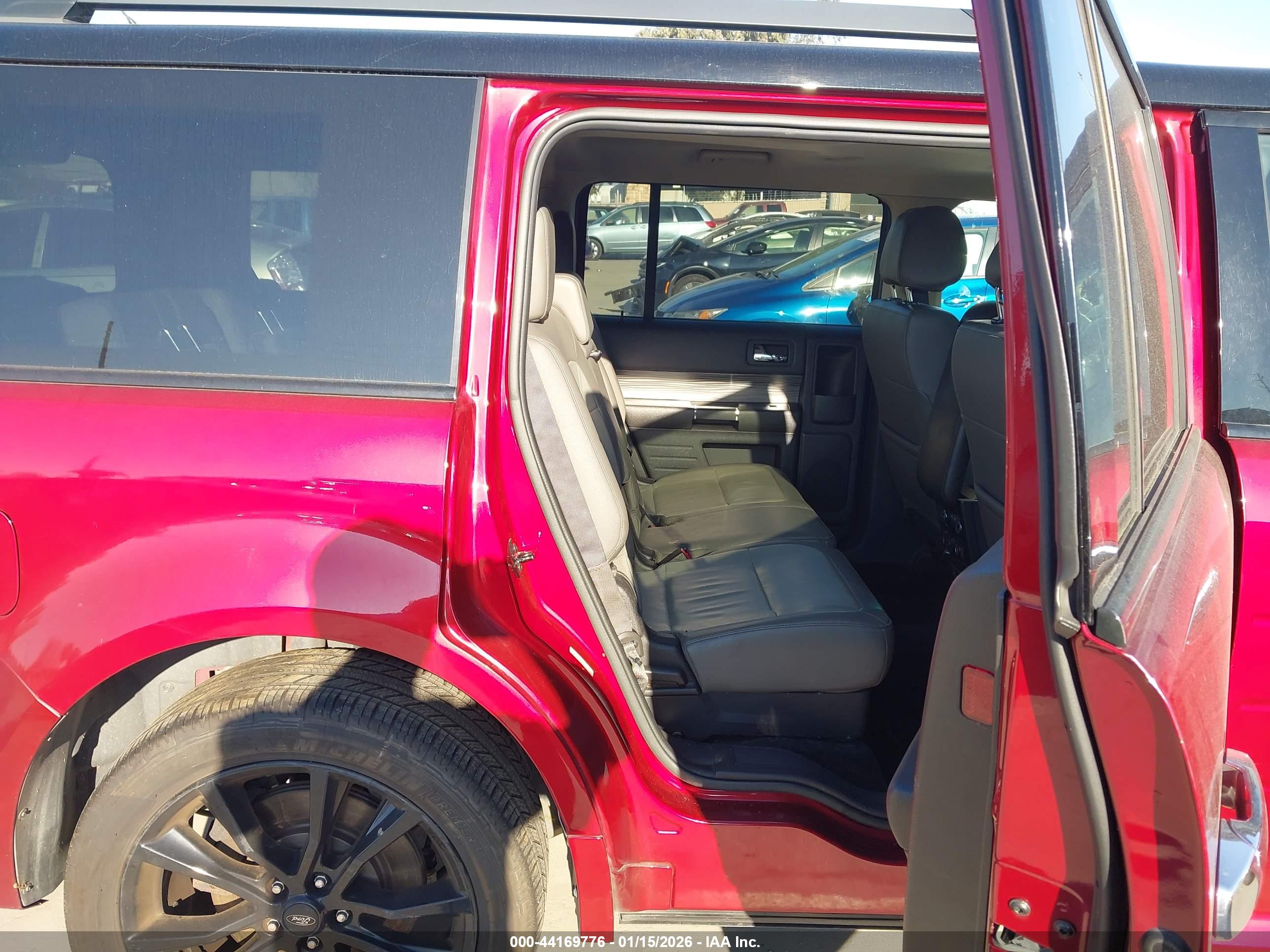 FORD FLEX image 8