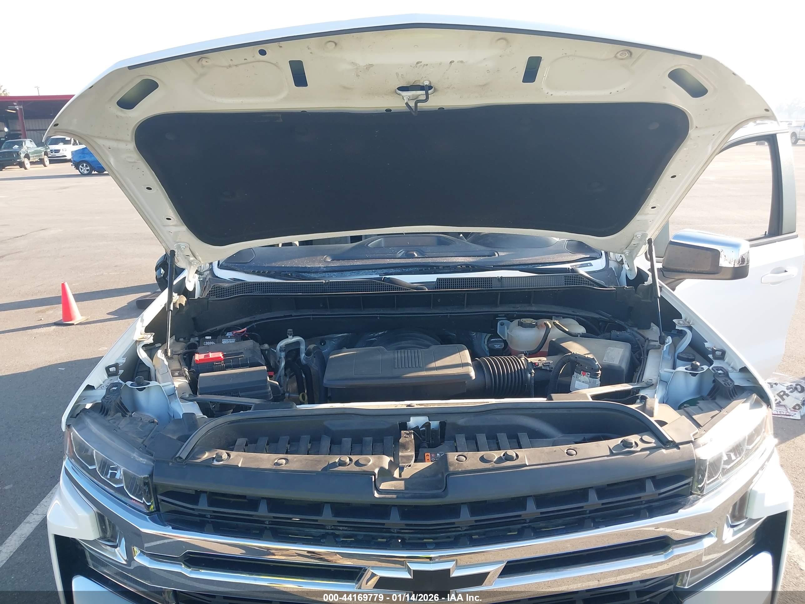 CHEVROLET SILVERADO image 10