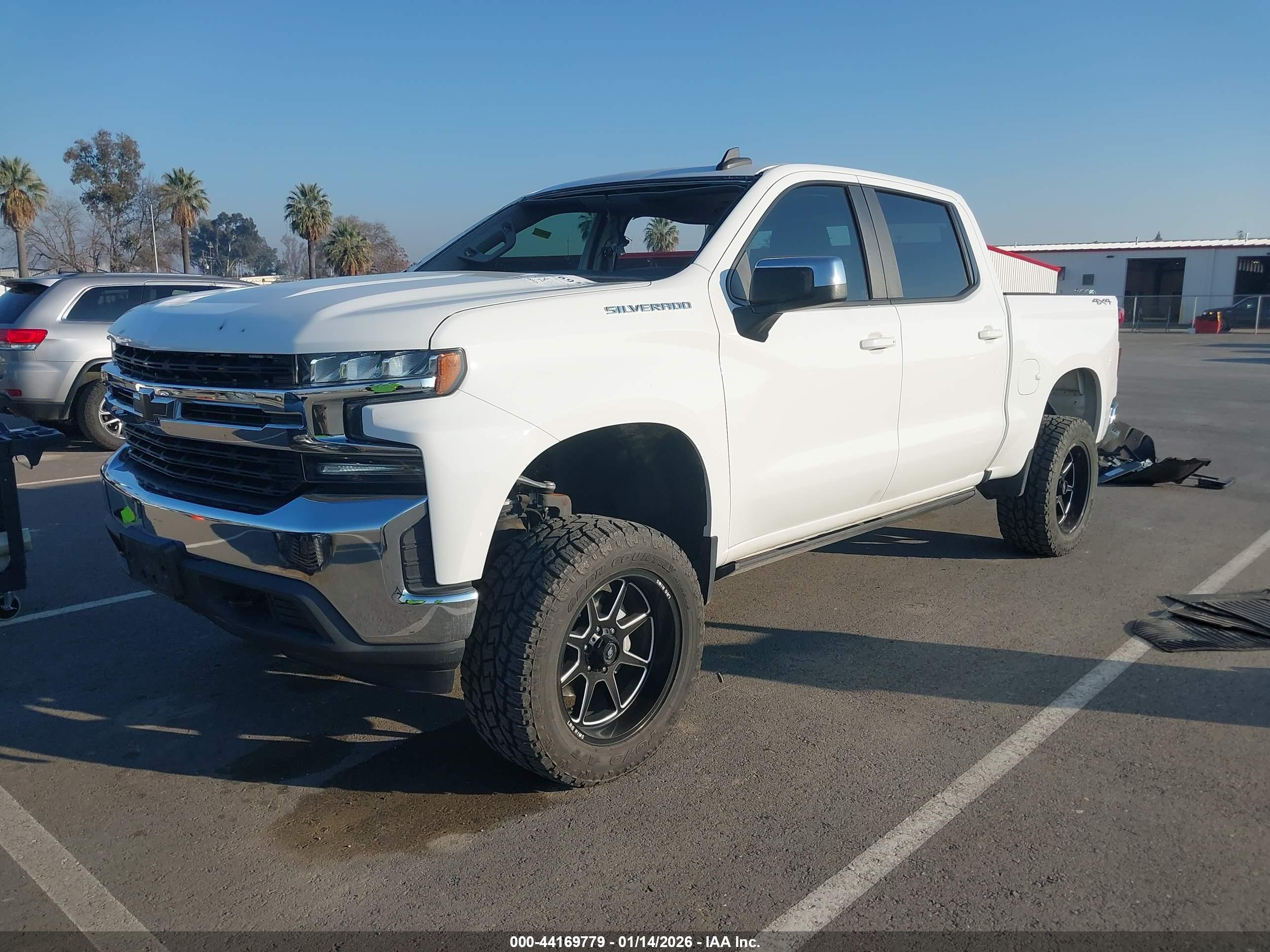 CHEVROLET SILVERADO image 2