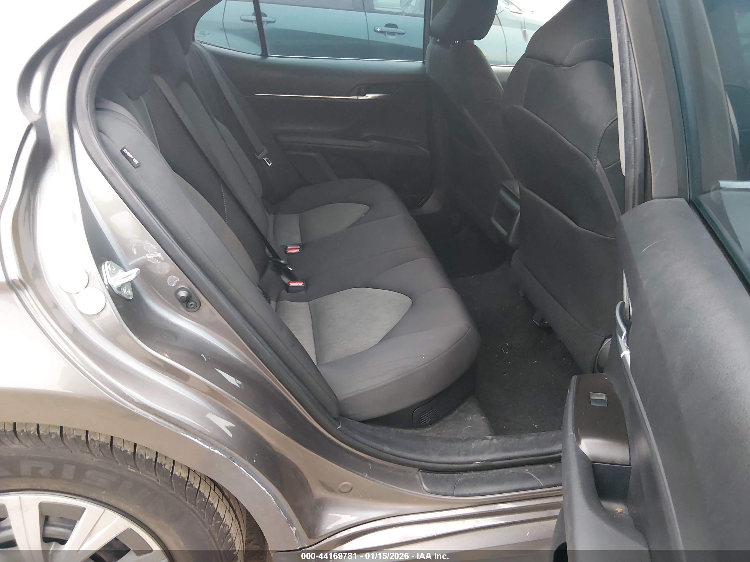 TOYOTA CAMRY image 8