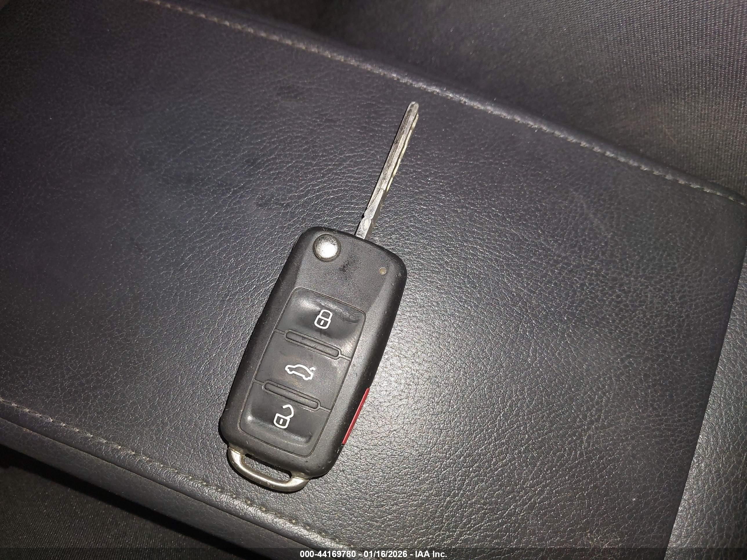 VOLKSWAGEN JETTA image 11