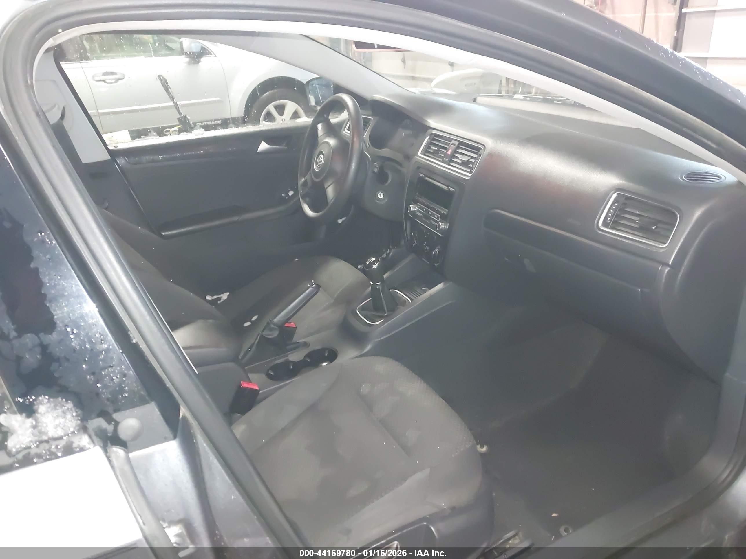 VOLKSWAGEN JETTA image 5