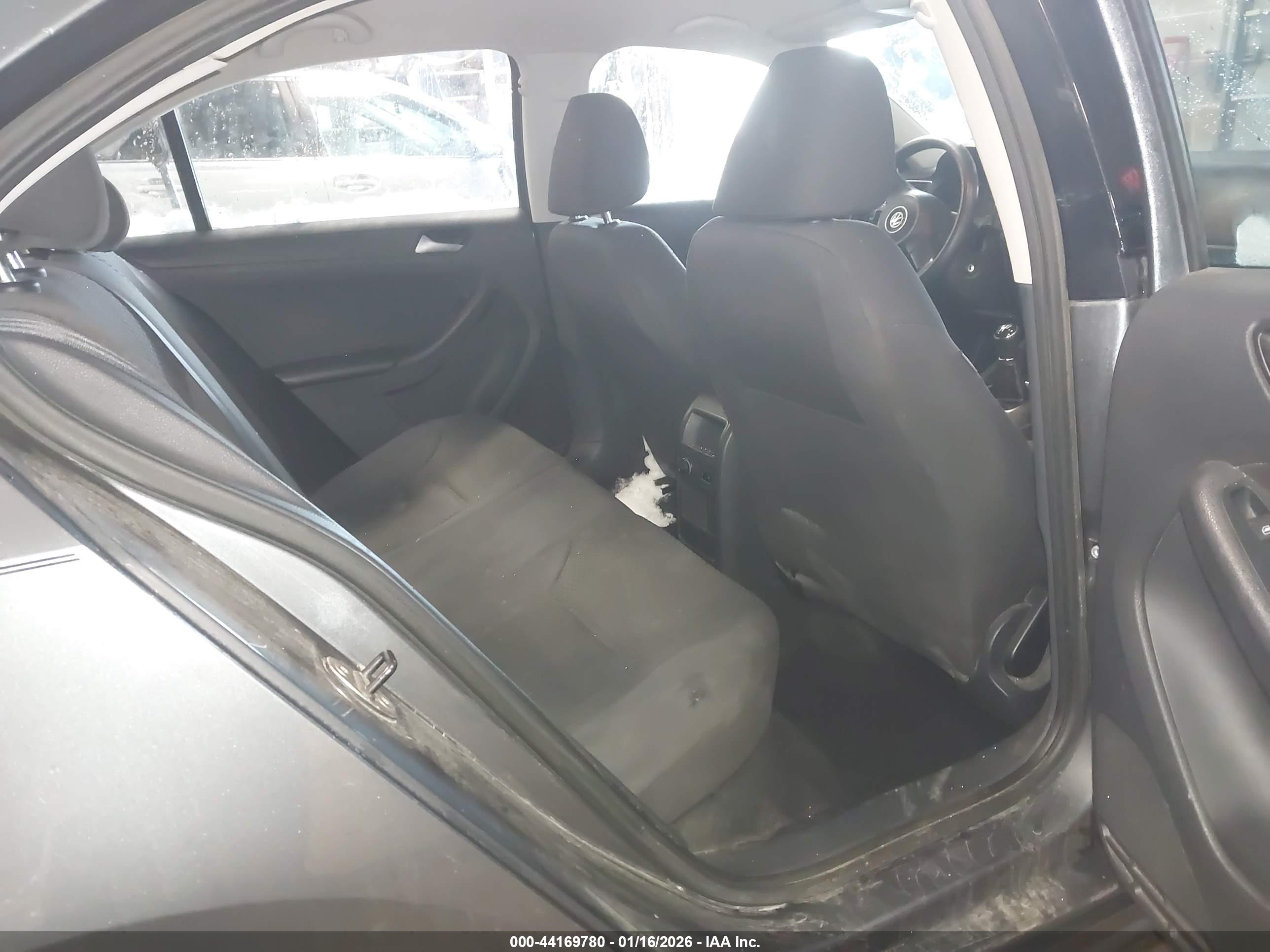 VOLKSWAGEN JETTA image 8
