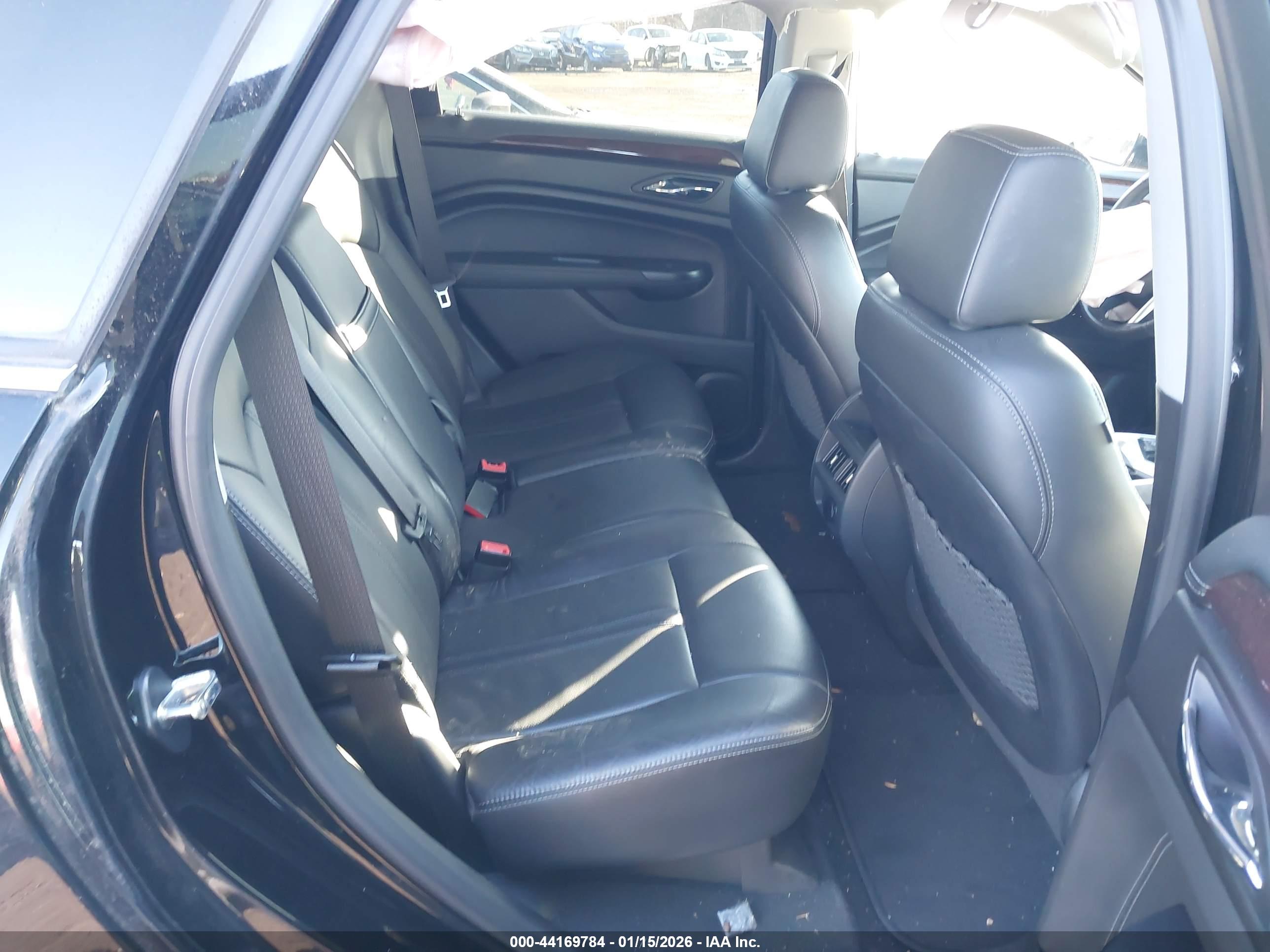 CADILLAC SRX image 8