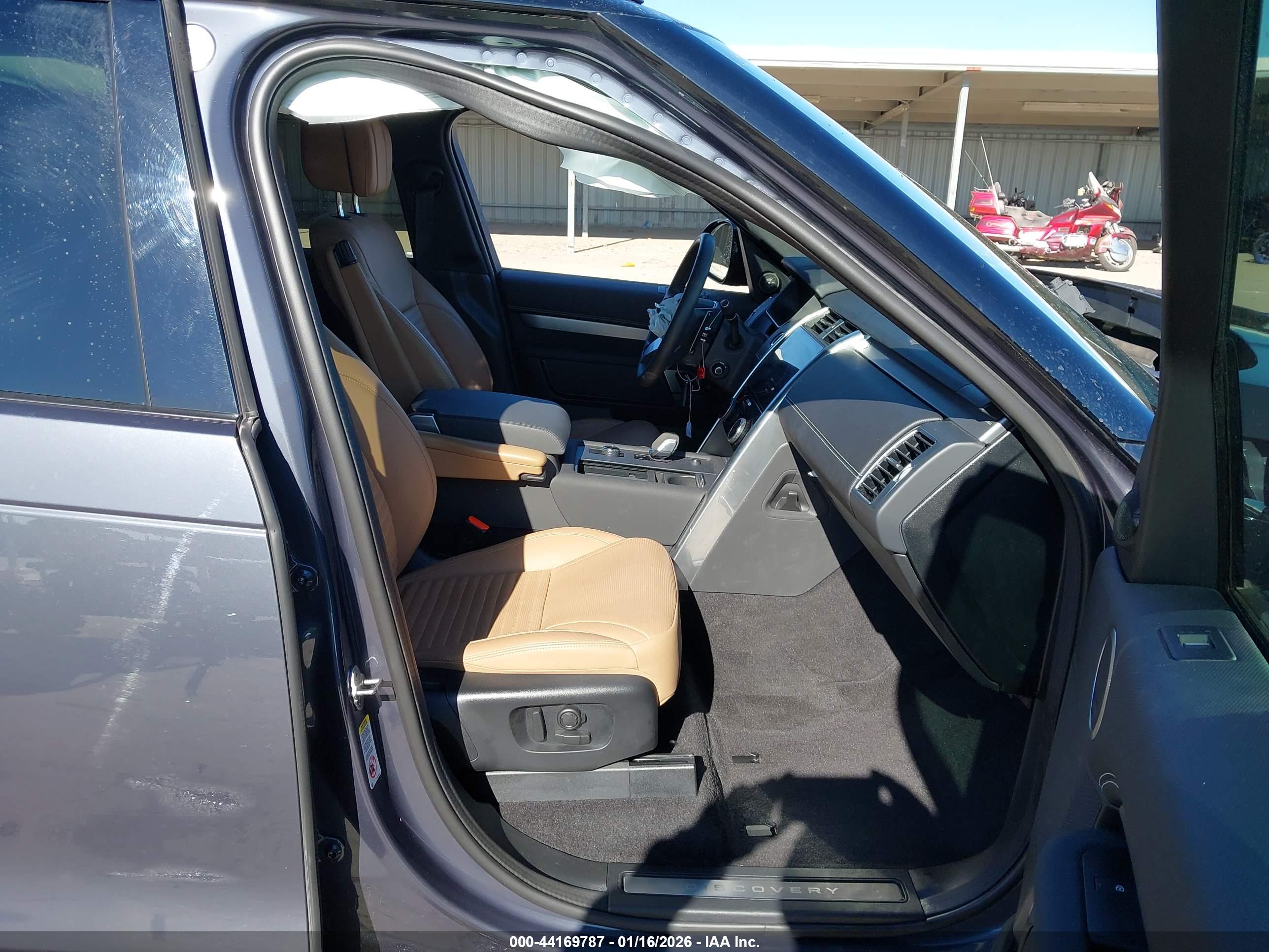 LAND ROVER image 5