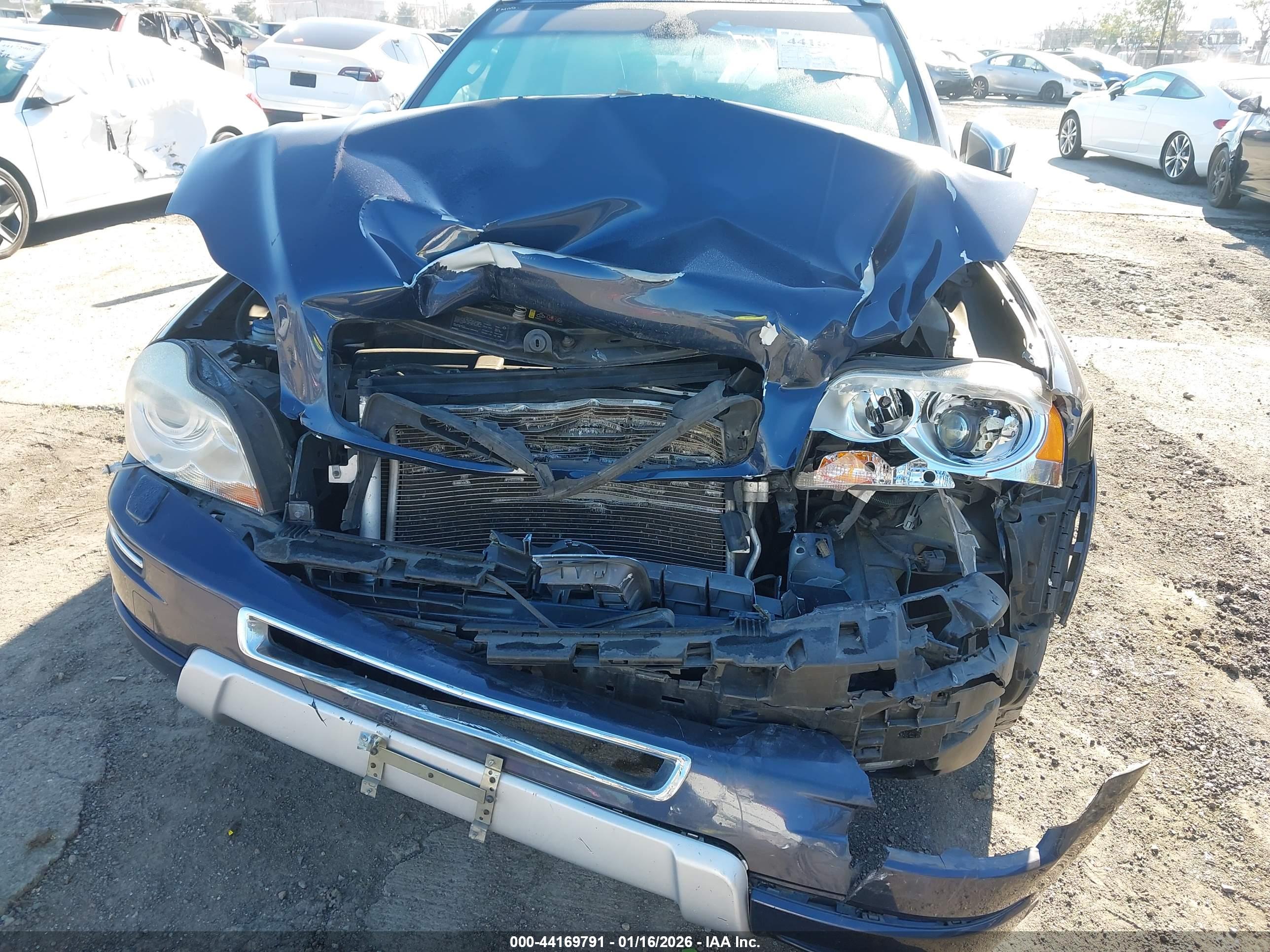 VOLVO XC90 image 6