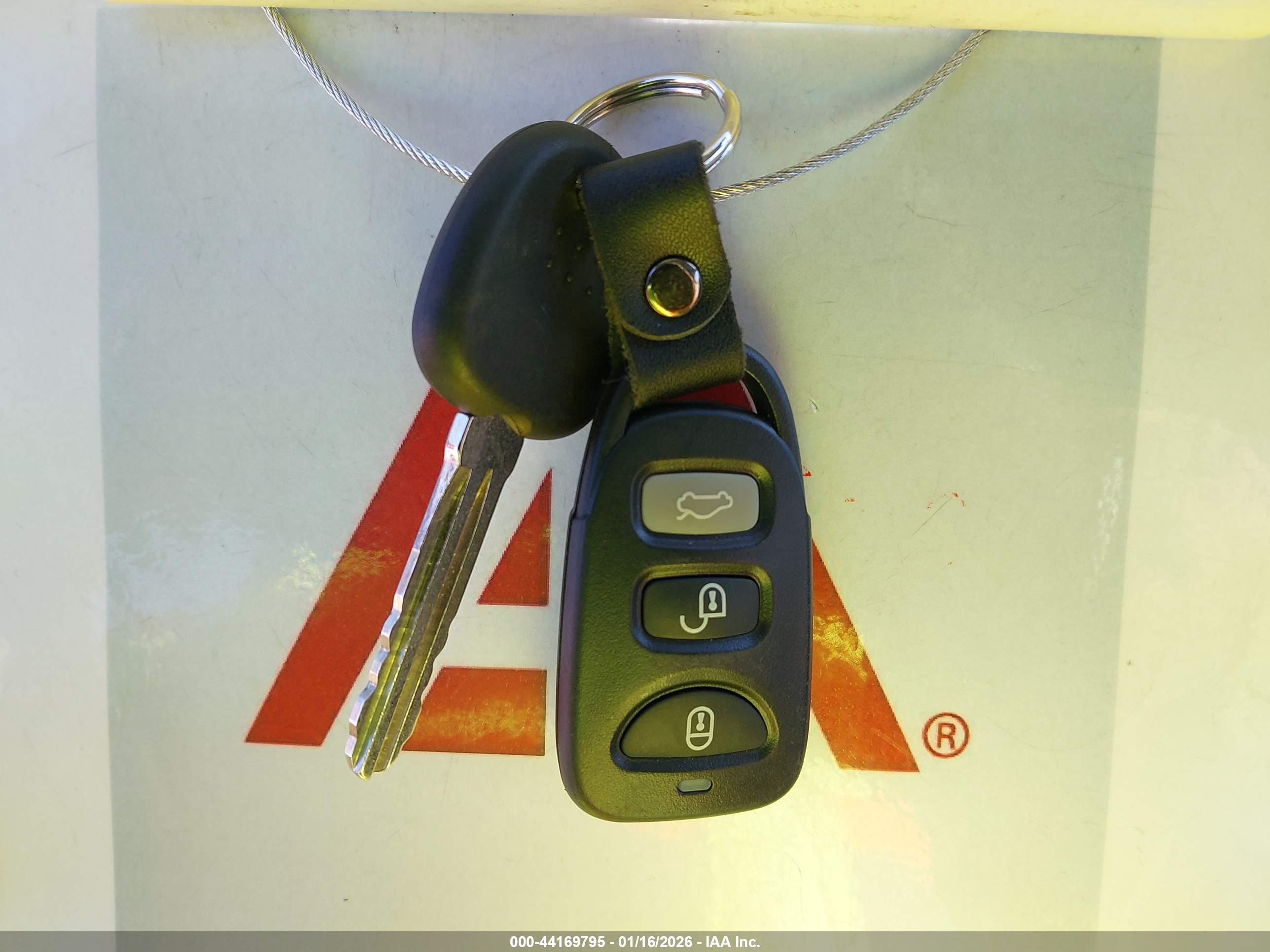 HYUNDAI ELANTRA image 11