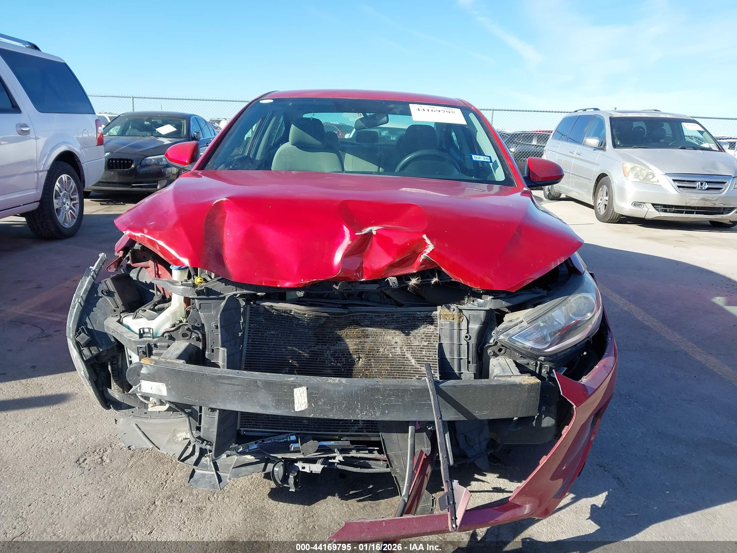 HYUNDAI ELANTRA image 6