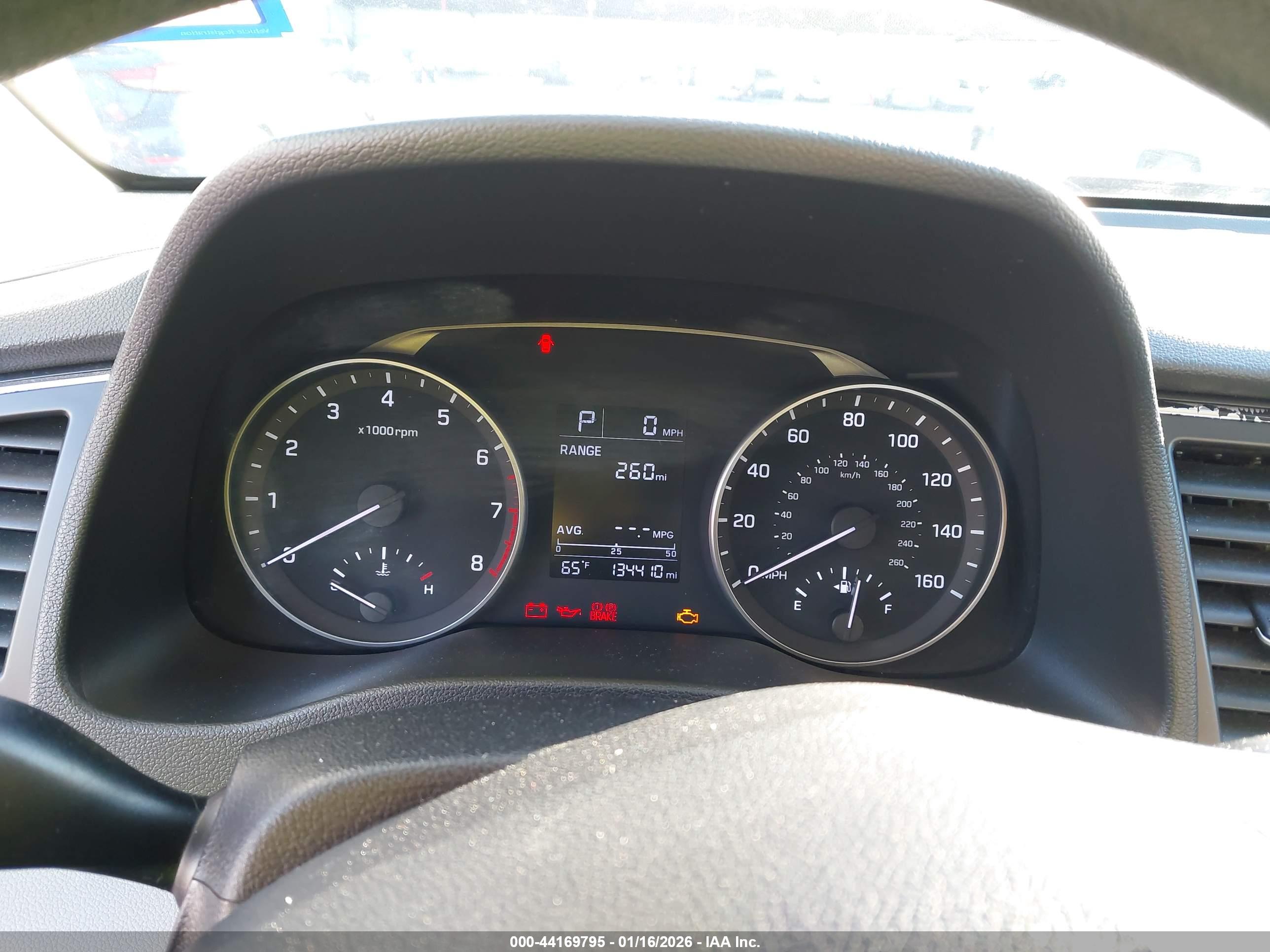 HYUNDAI ELANTRA image 7