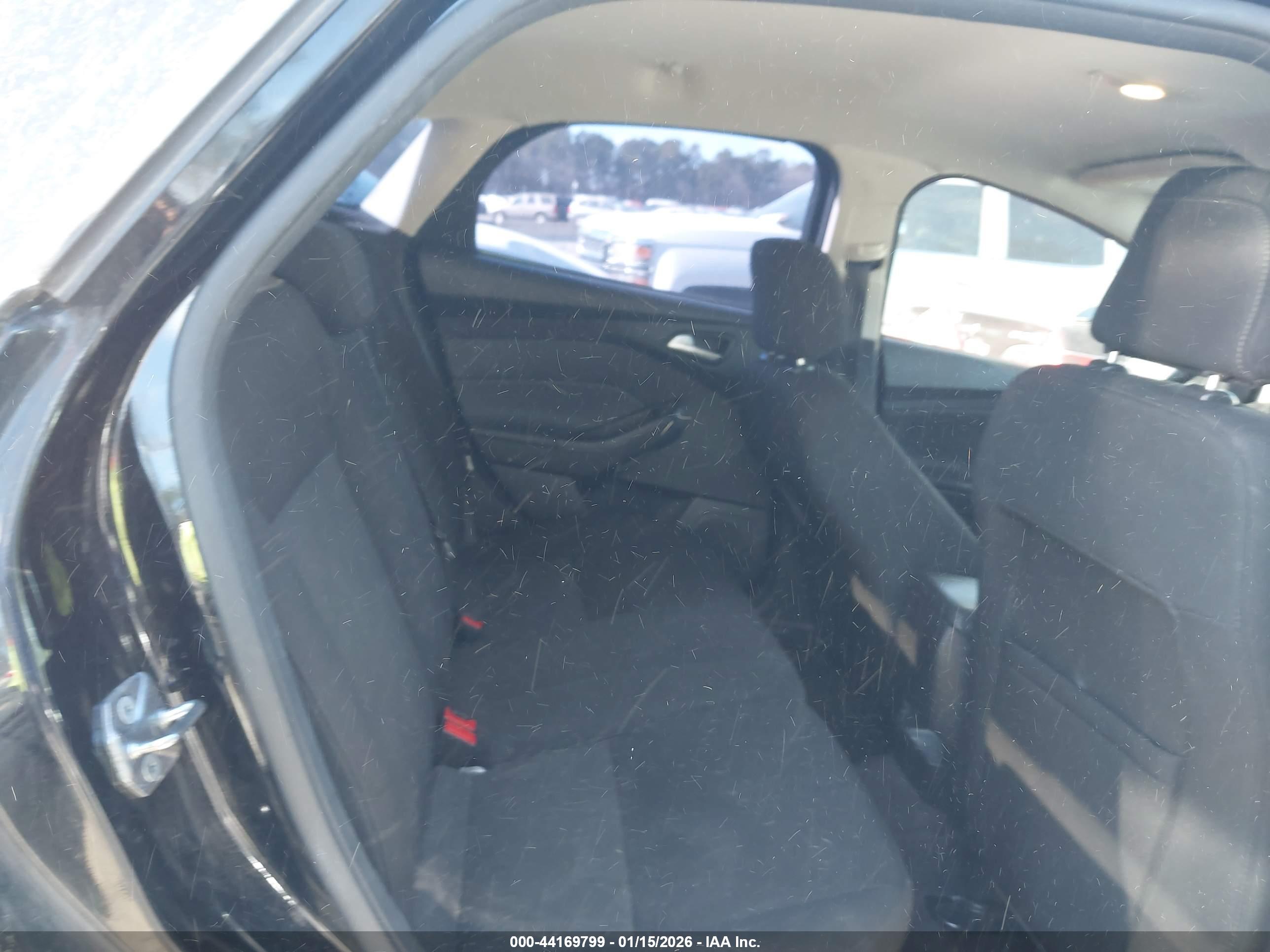 FORD FOCUS image 8