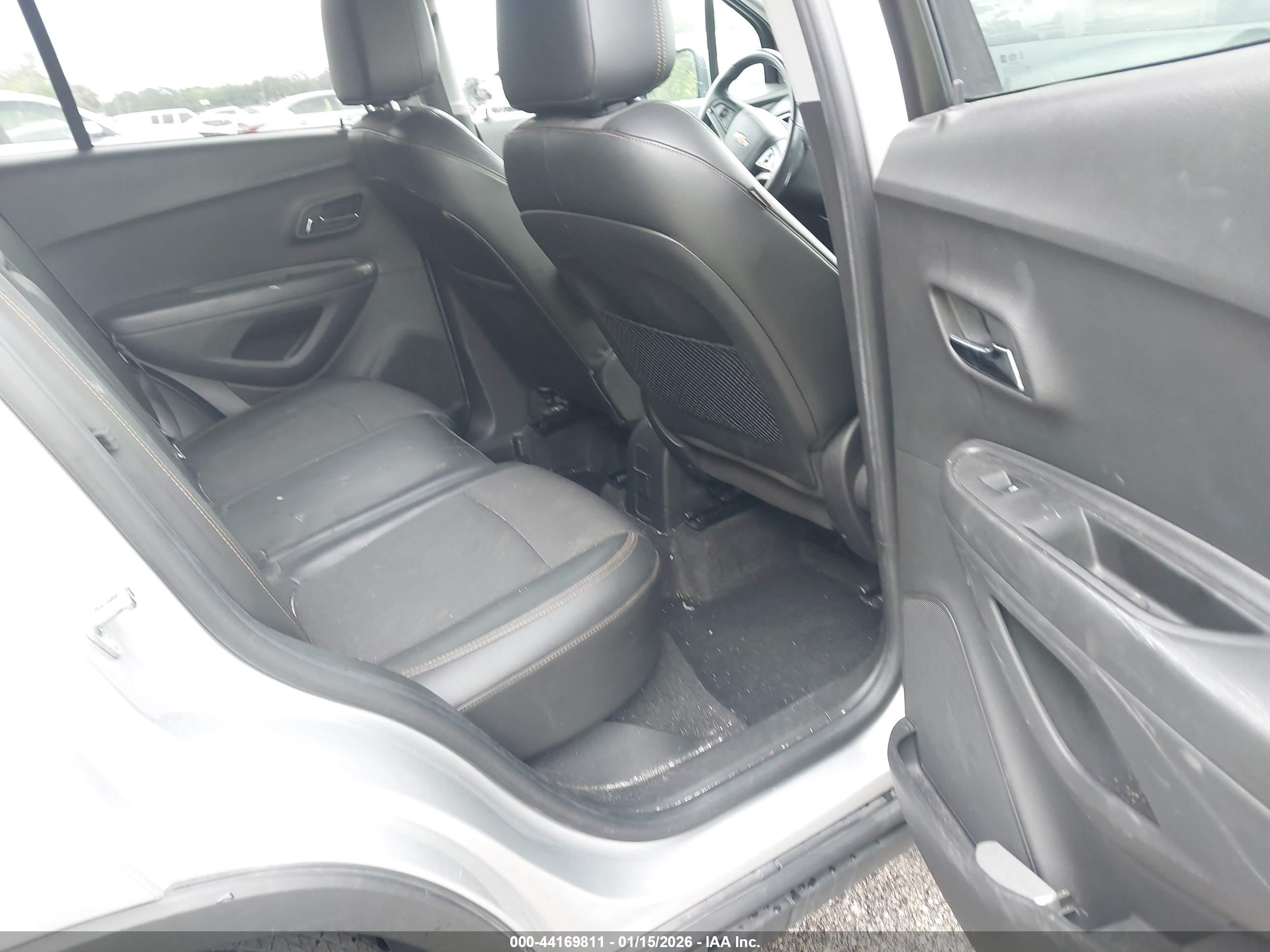 CHEVROLET TRAX image 8