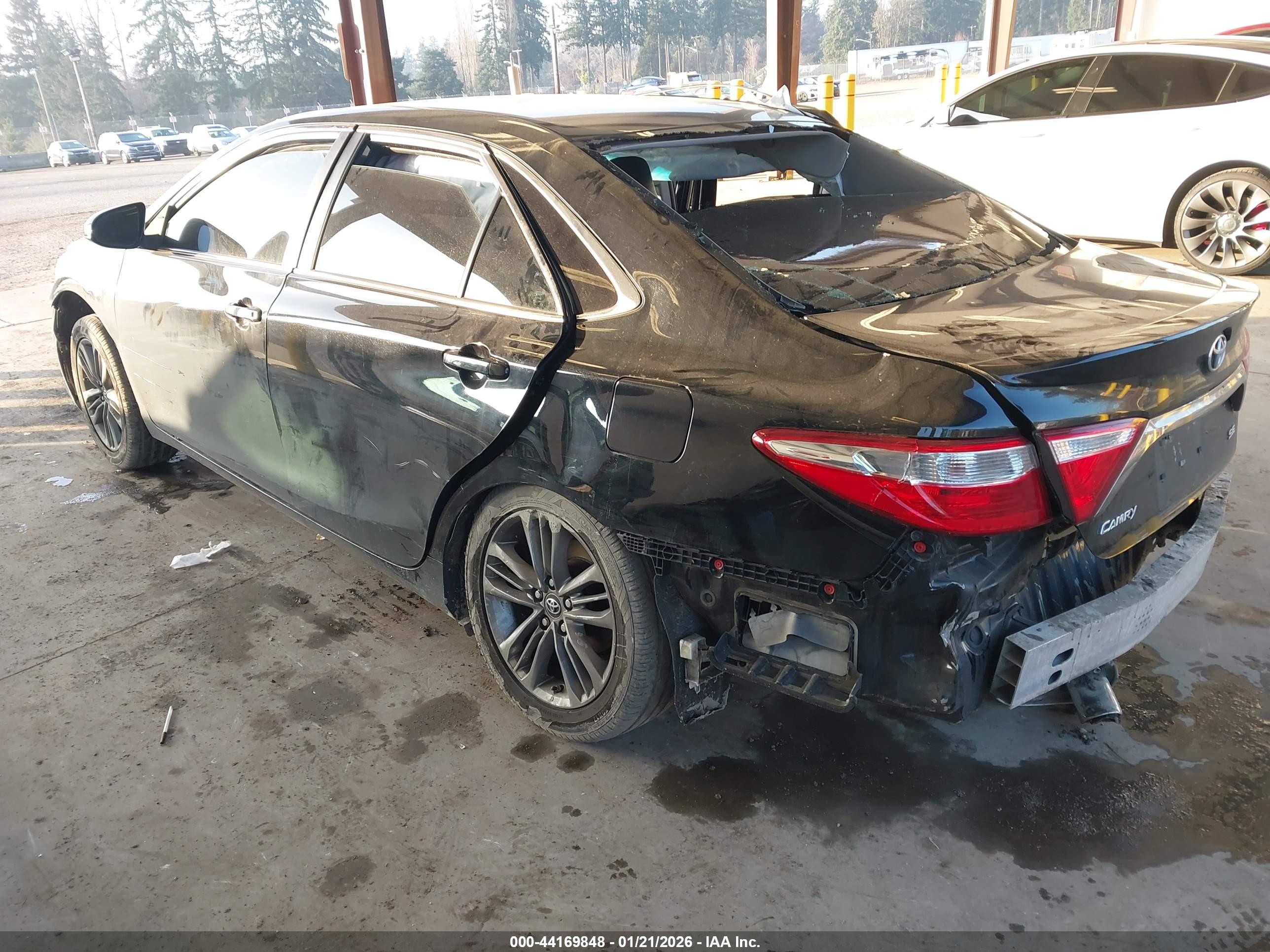 TOYOTA CAMRY image 3