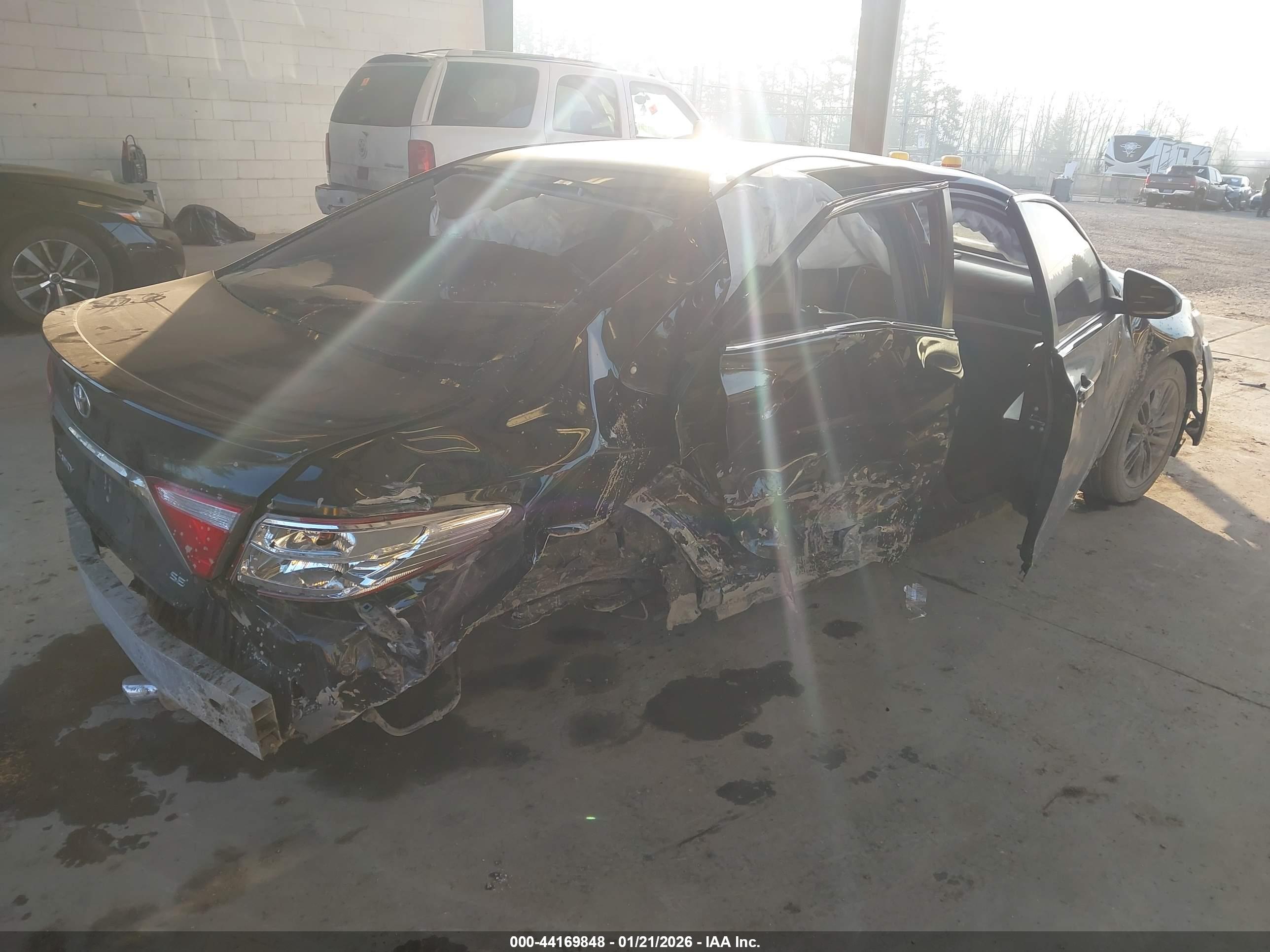 TOYOTA CAMRY image 4