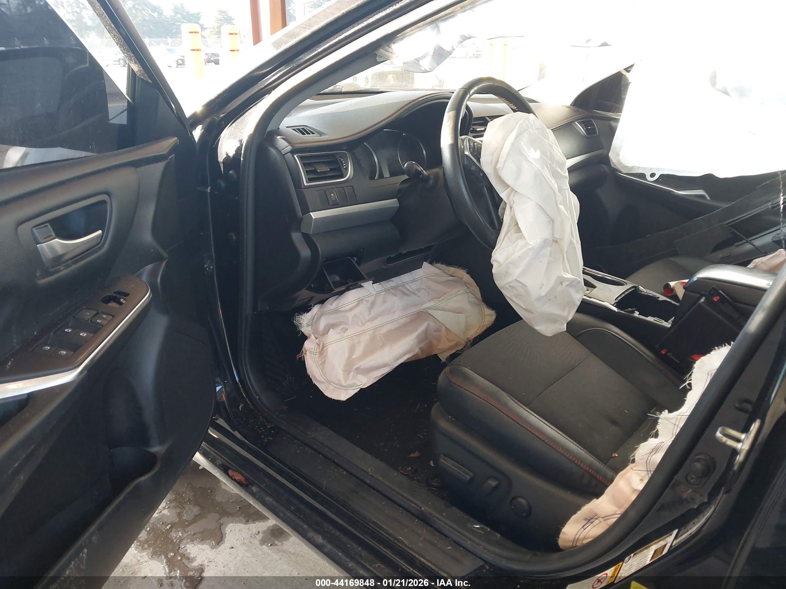 TOYOTA CAMRY image 5
