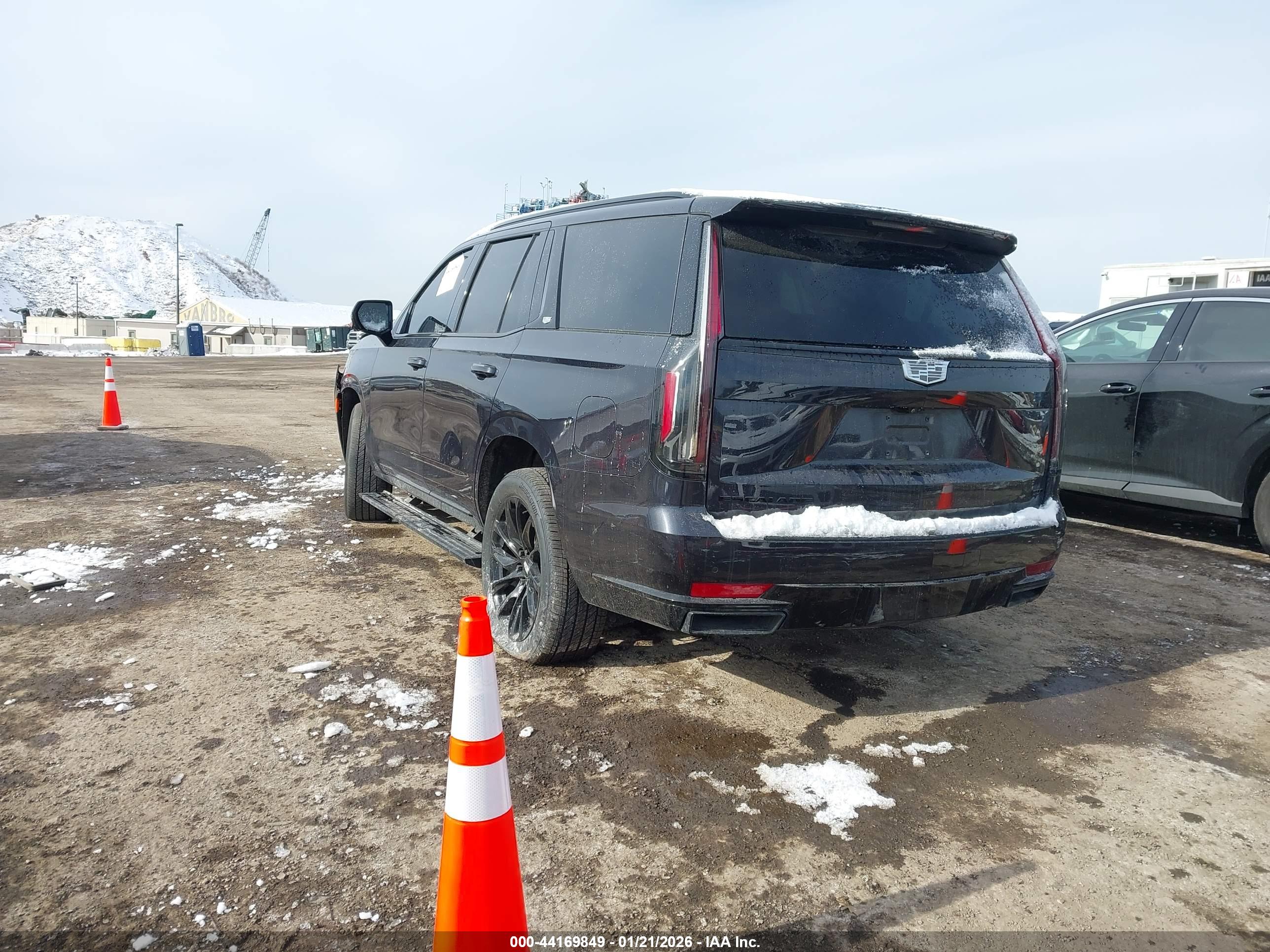 CADILLAC ESCALADE image 3